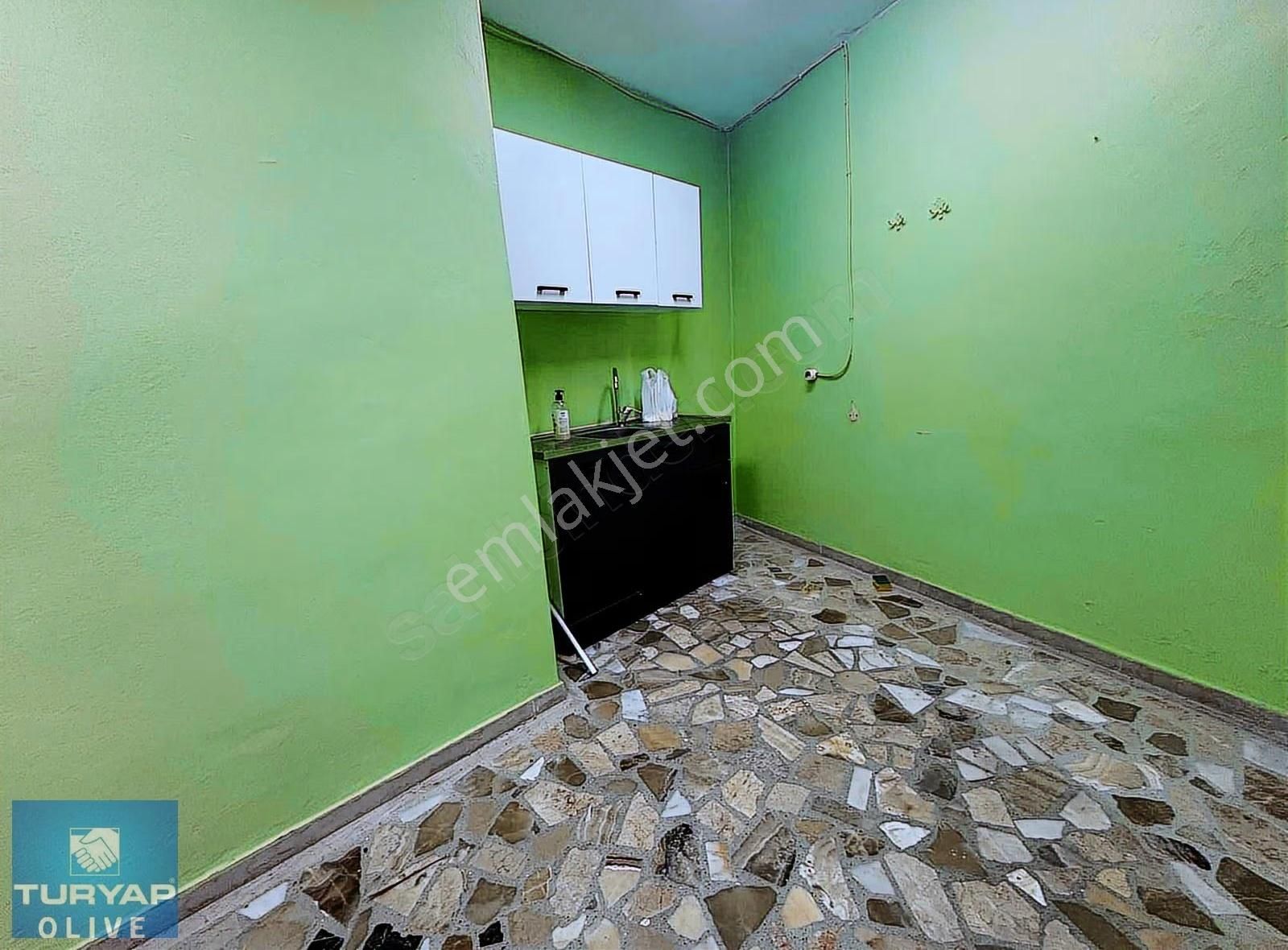 Gaziosmanpaşa Meydan'da İş Hanı İçerisinde Kiralık Büro&ofis - Görsel 2