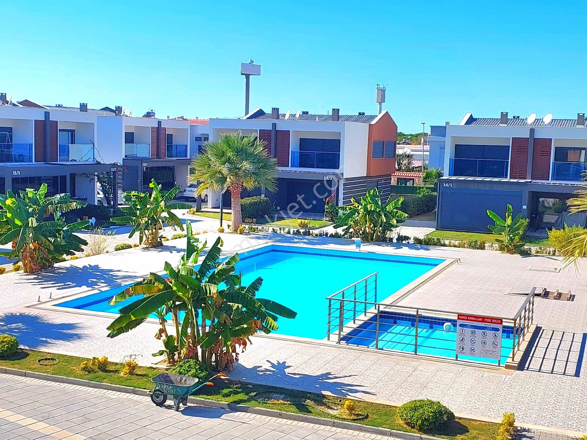 Kuşadasında Plaja Ve Avm 'ye Yakın Havuzlu Sitede 3+1 Bahçeli Sıfır Villa - Görsel 35