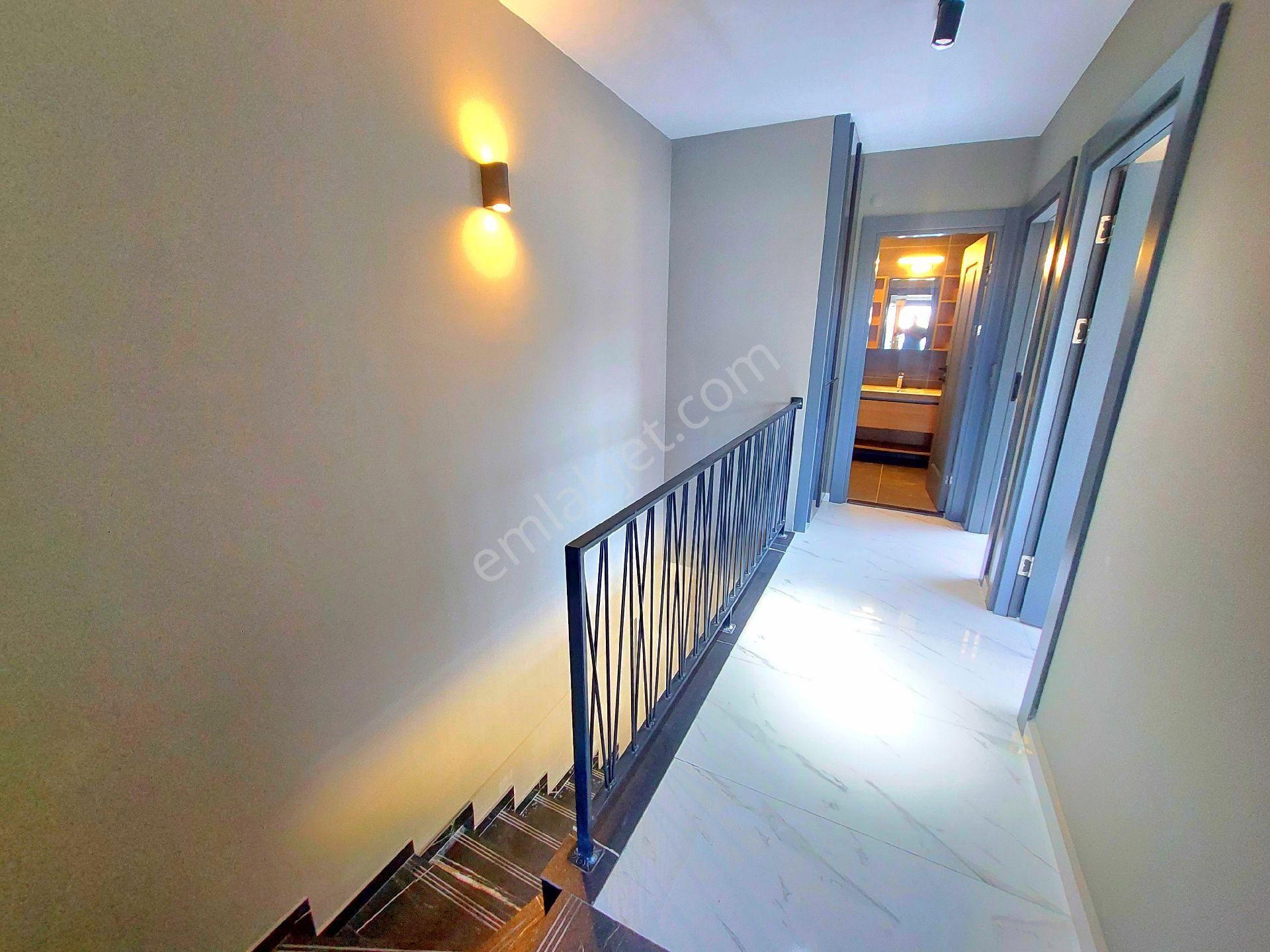 Kuşadasında Plaja Ve Avm 'ye Yakın Havuzlu Sitede 3+1 Bahçeli Sıfır Villa - Görsel 31