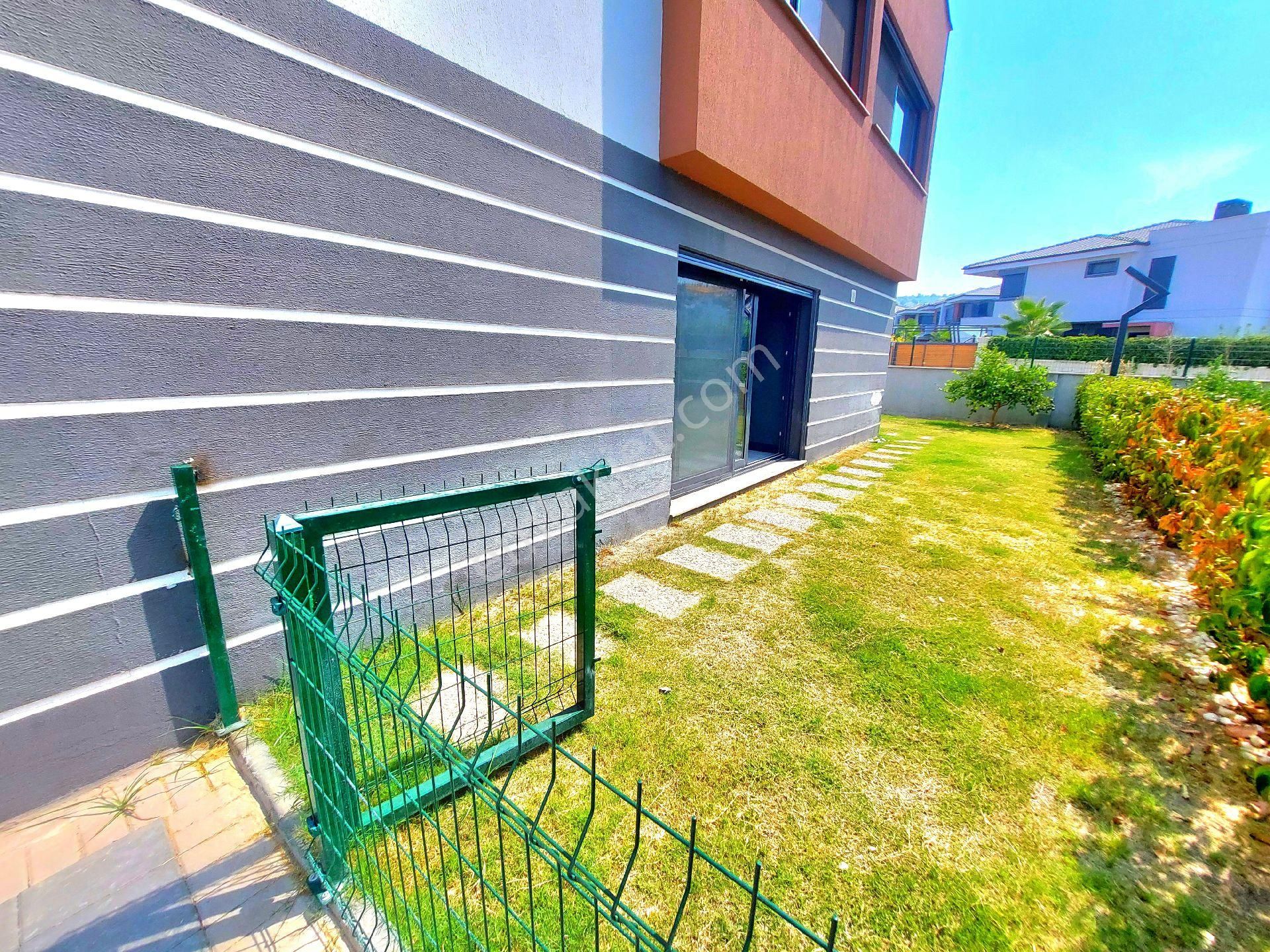 Kuşadasında Plaja Ve Avm 'ye Yakın Havuzlu Sitede 3+1 Bahçeli Sıfır Villa - Görsel 10