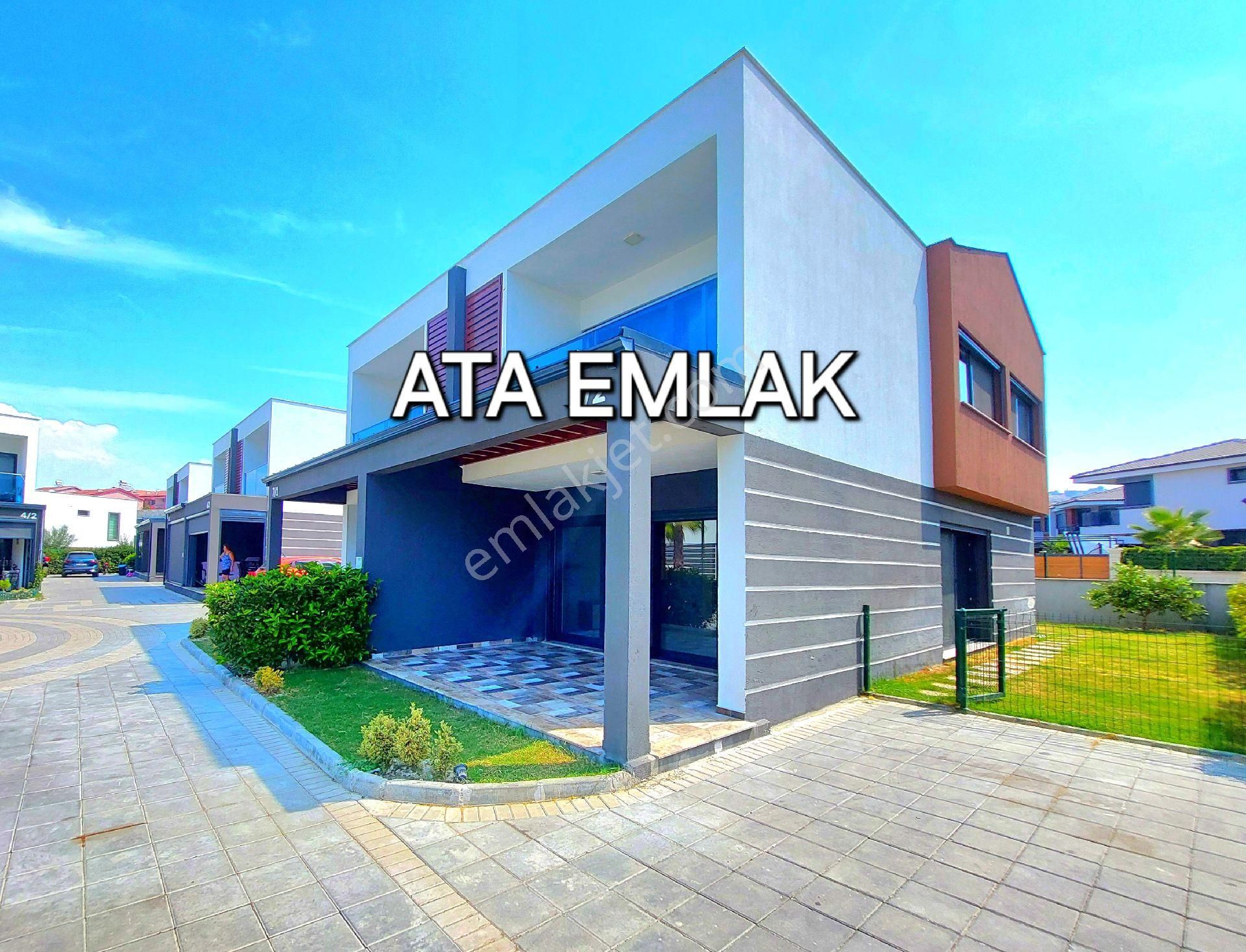 Kuşadasında Plaja Ve Avm 'ye Yakın Havuzlu Sitede 3+1 Bahçeli Sıfır Villa - Görsel 11