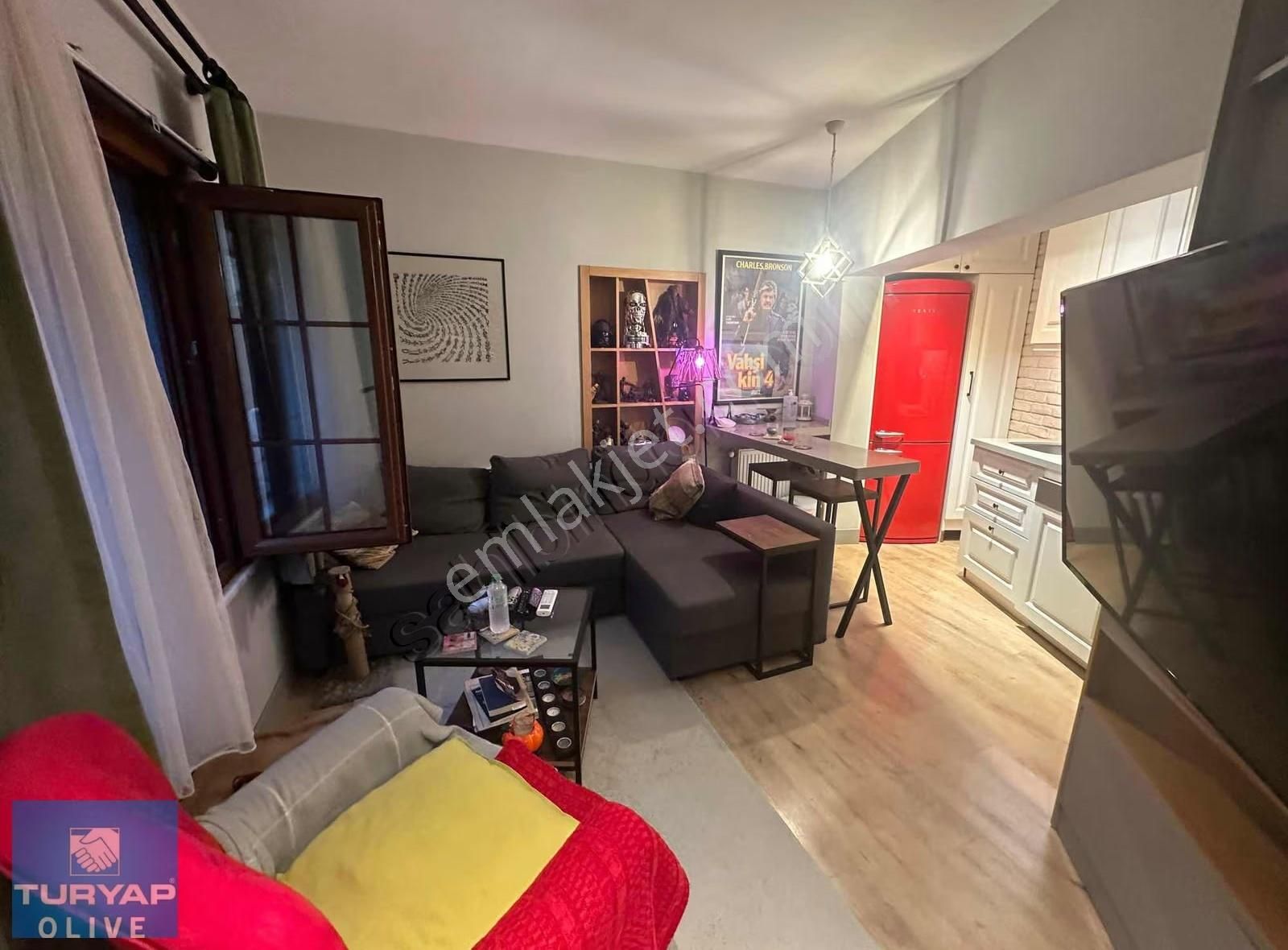 Beşiktaş Ortaköy'de Boş Müstakil Eşyalı Satılık Daire