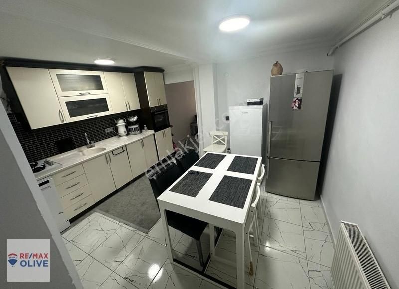 Marmaraya Yürüme Mesafesinde 3 Katlı Müstakil Ev. - Görsel 25