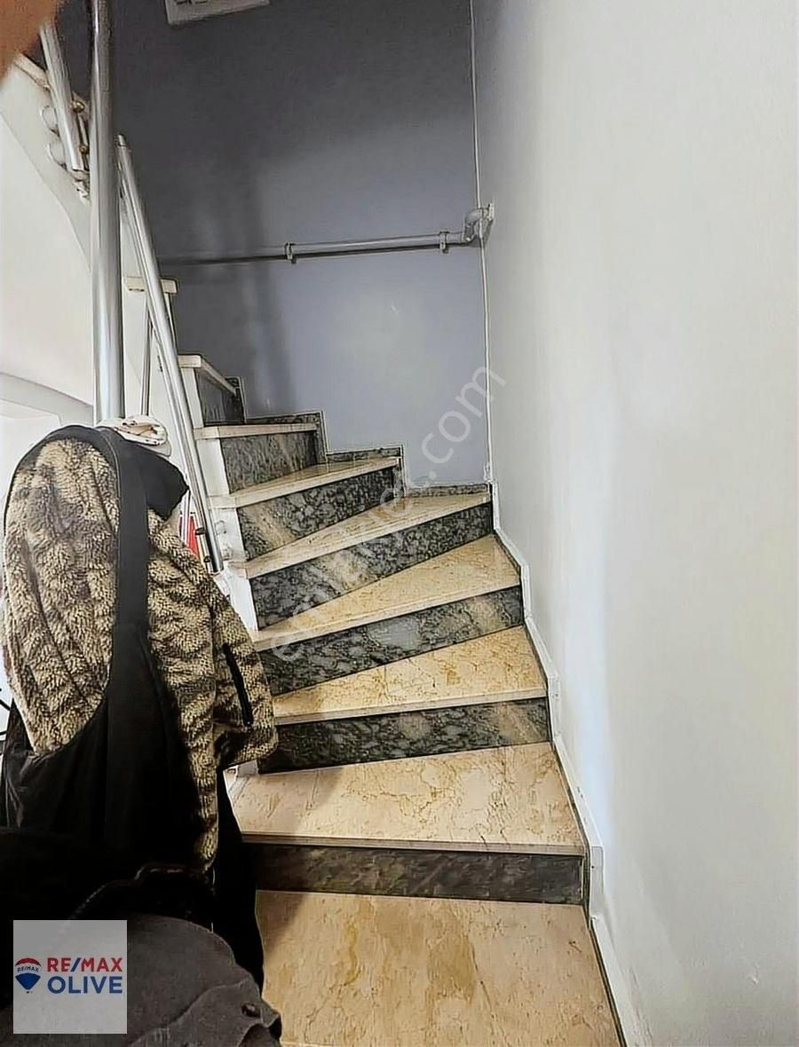Marmaraya Yürüme Mesafesinde 3 Katlı Müstakil Ev. - Görsel 13