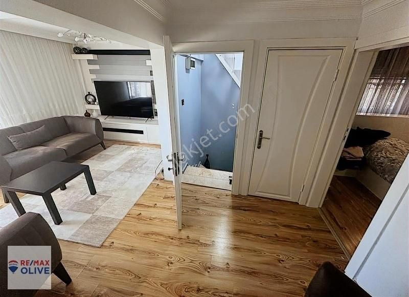 Marmaraya Yürüme Mesafesinde 3 Katlı Müstakil Ev. - Görsel 2