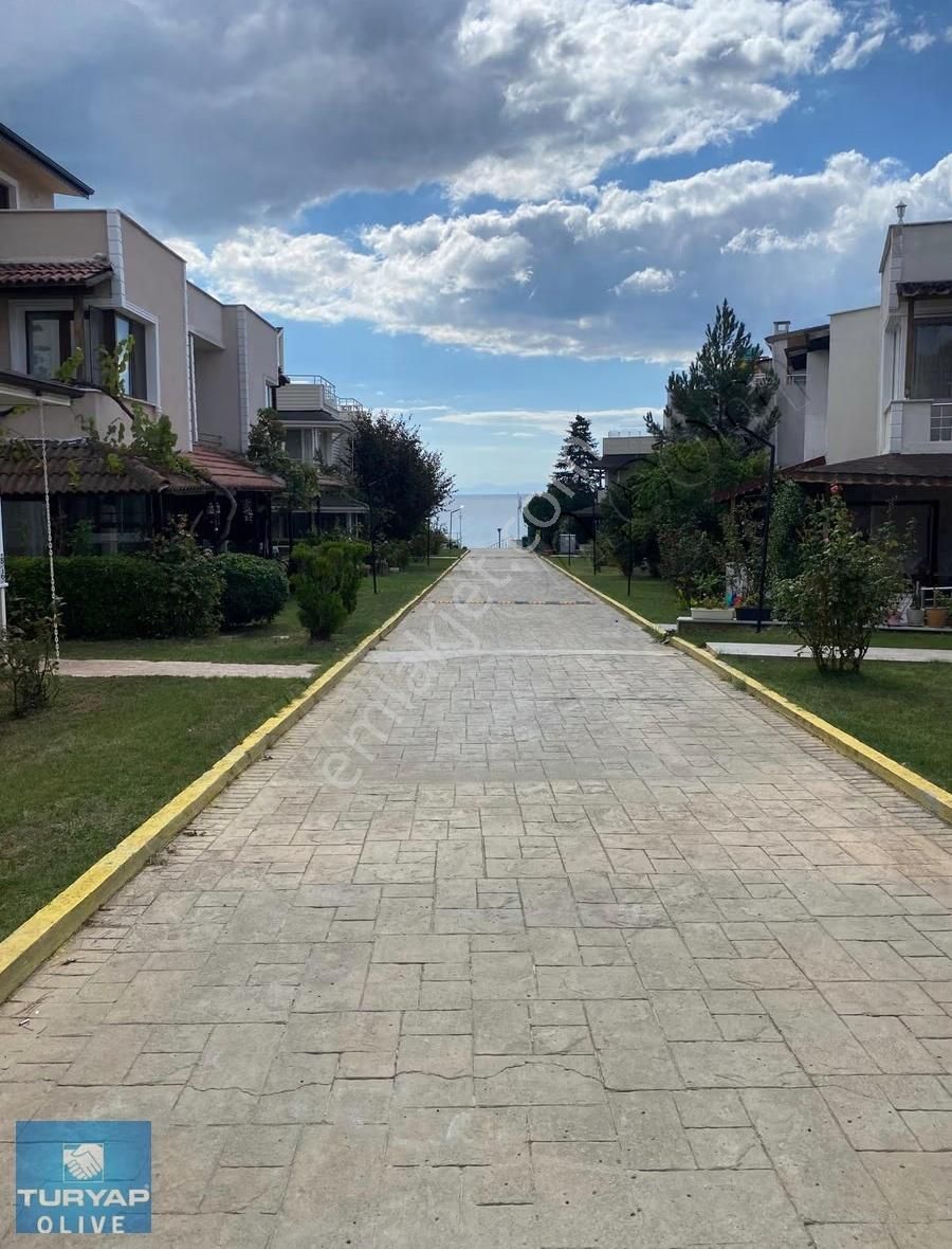 Deniz Koru Tatilköyünde Satılık 2,5 Katlı Villa | Denize 100m - Görsel 3