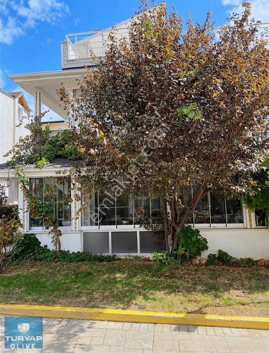 Deniz Koru Tatilköyünde Satılık 2,5 Katlı Villa | Denize 100m - Görsel 2