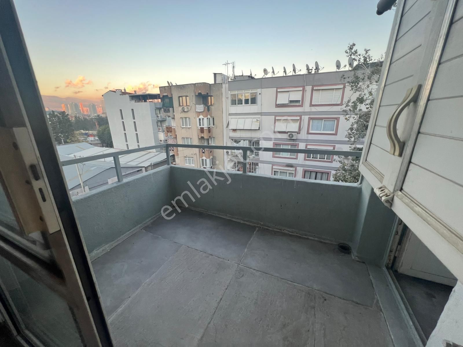 Acil Konak Zeytinlik Mahde Kemer İzban Yakını 3+1 110m2 D.gazlı Ayrı Mutfak Havadar Daire - Görsel 23