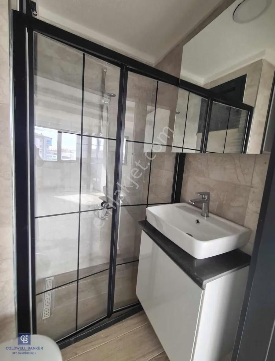 Karşıyaka Zübeyde Hanım Mahallesinde Kiralık 3+1 Yeni Daire - Görsel 8