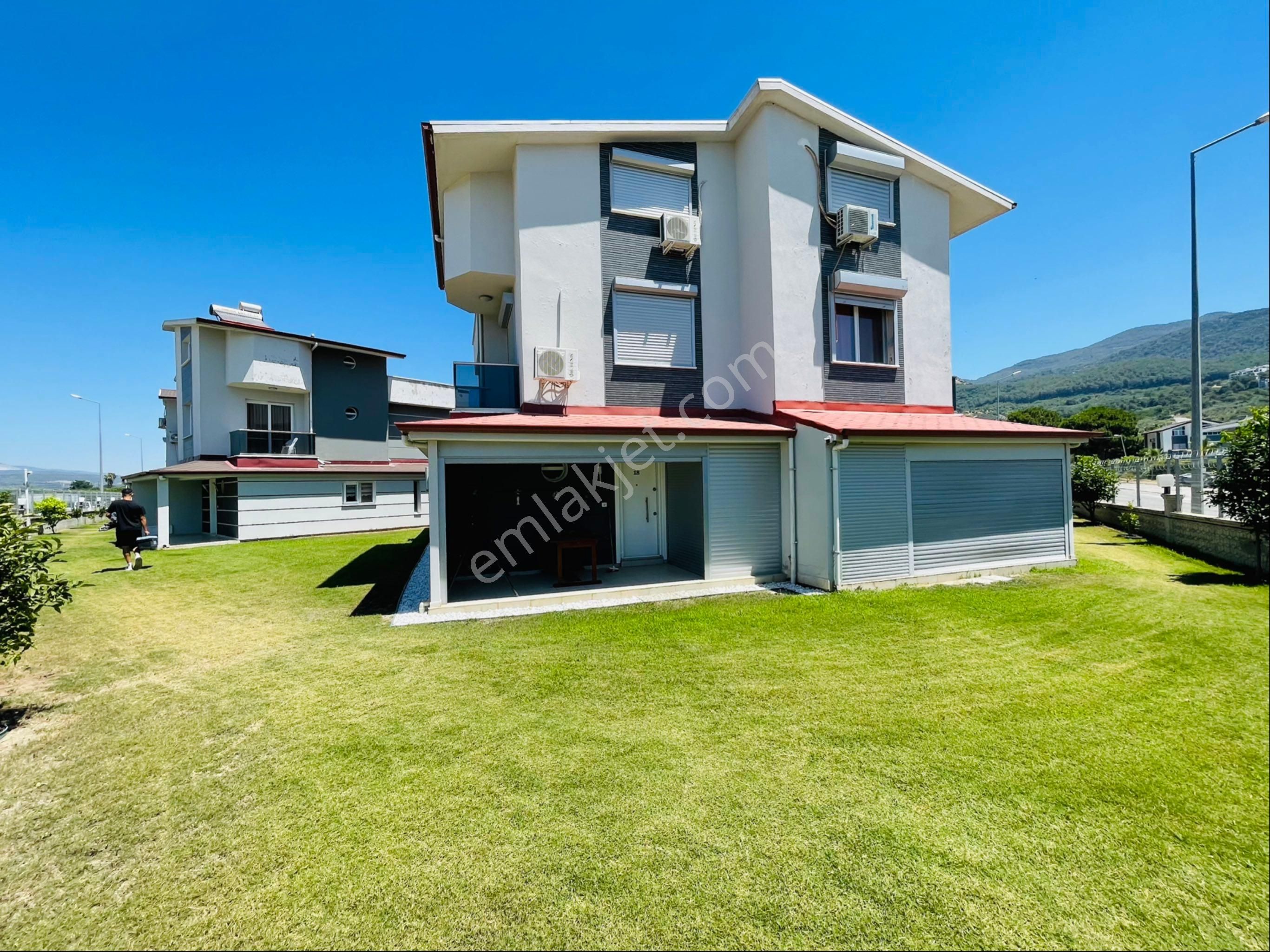 Müstakil Villa Havuzlu Yürüyüş Parkurları İle Konsept Site - Görsel 4
