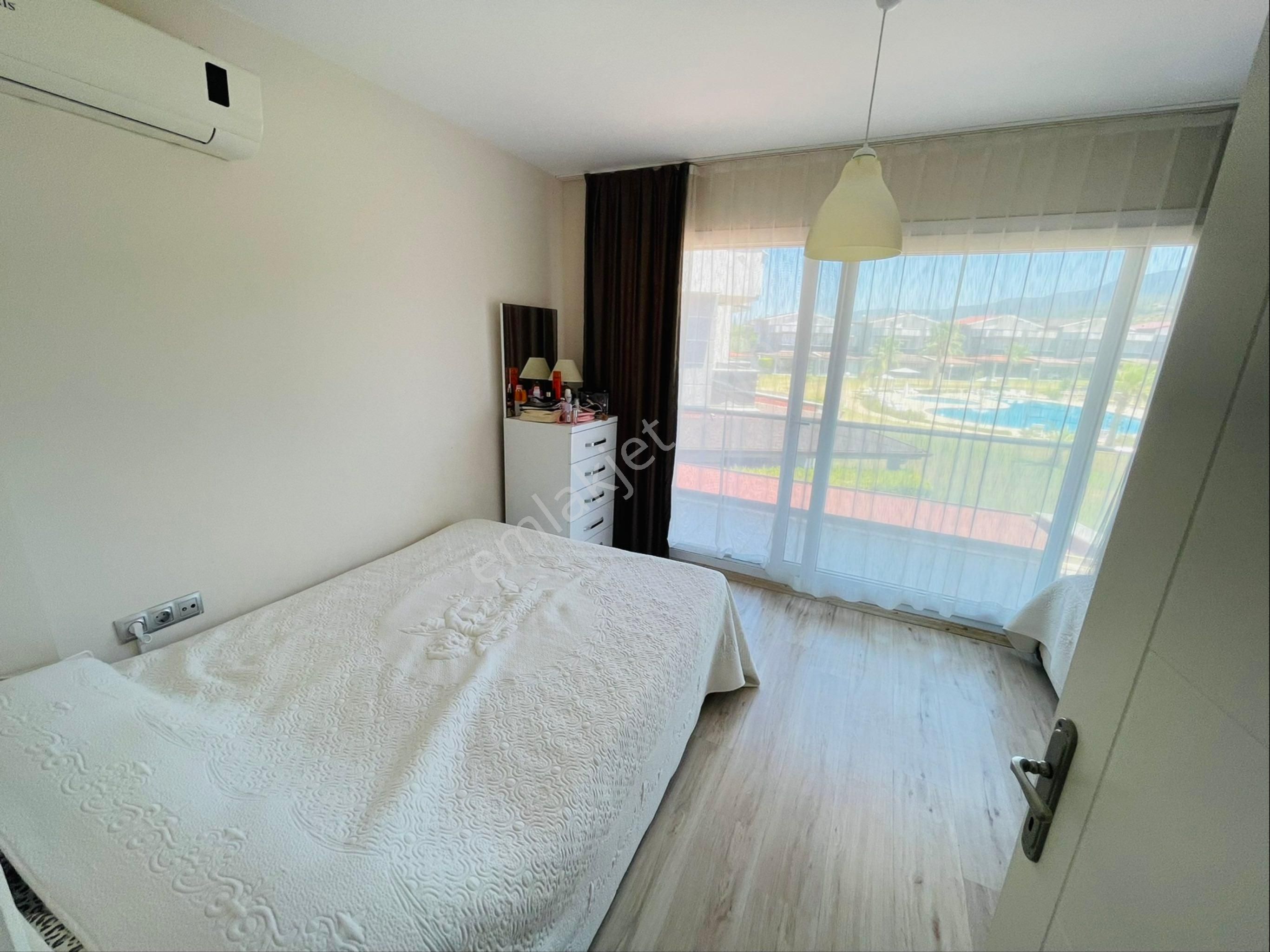 Müstakil Villa Havuzlu Yürüyüş Parkurları İle Konsept Site - Görsel 22