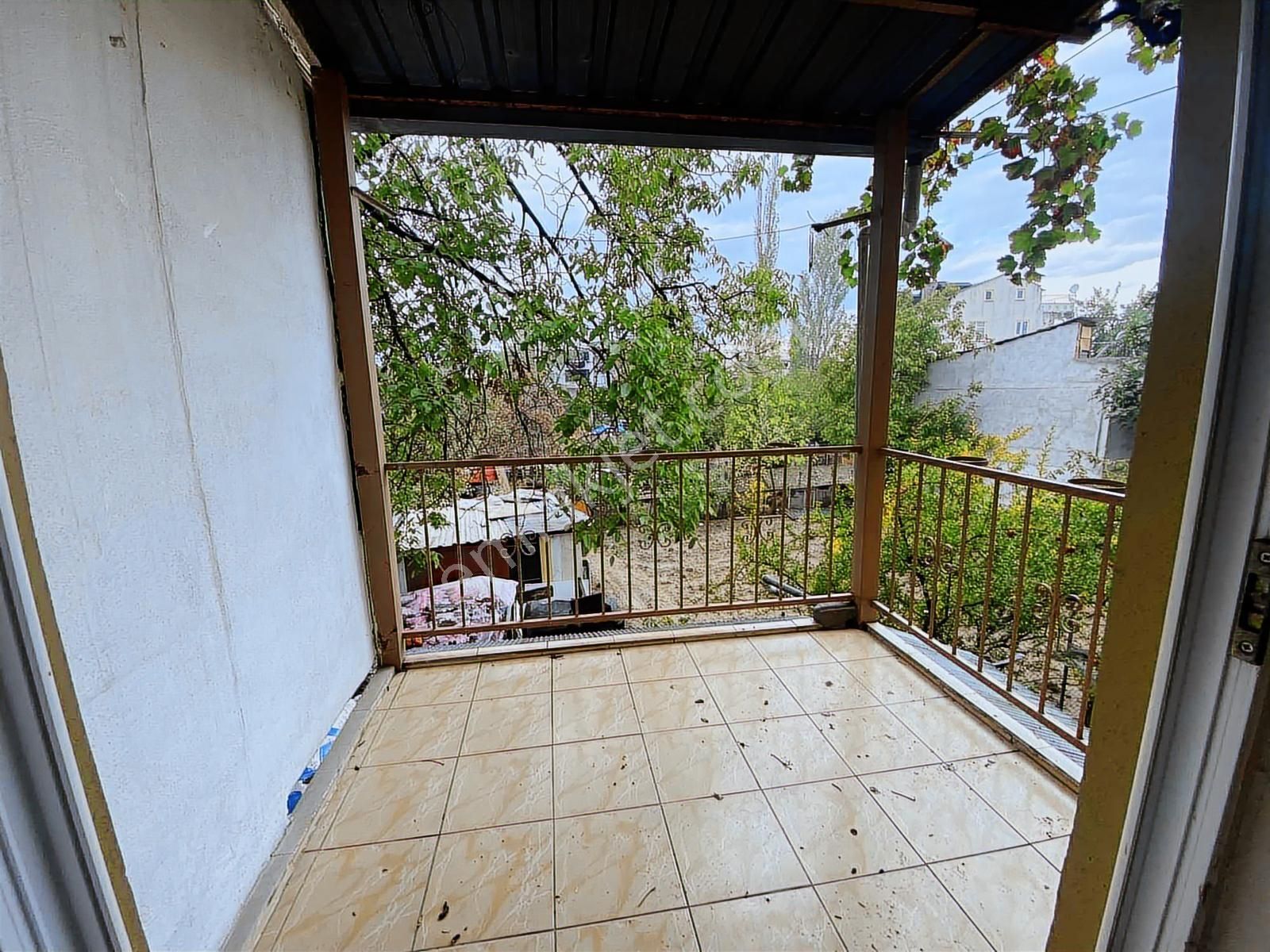 Şirin Evlerin En Güzel Bahçeli 3 Katlı Müstakil Ev Satılıktır - Görsel 11