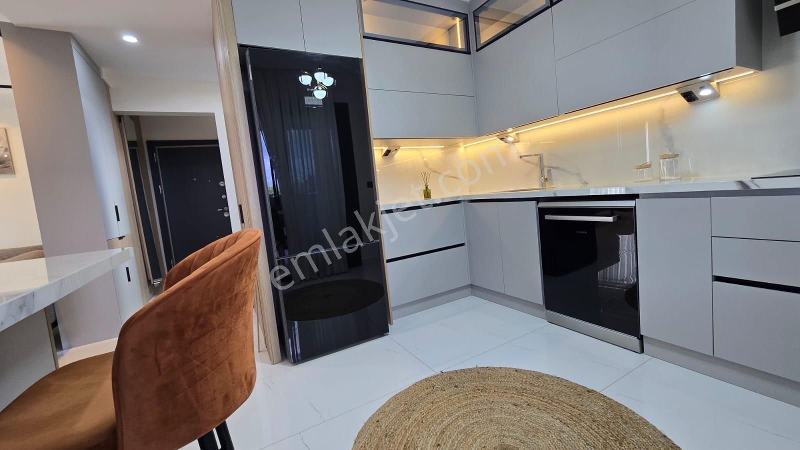 Kusadası'nda Tek Müstakil Özel Havuzlu Akıllı Ev Sistemli Yerden Isıtmal Lux Konforlu Fırsat Villa - Görsel 31