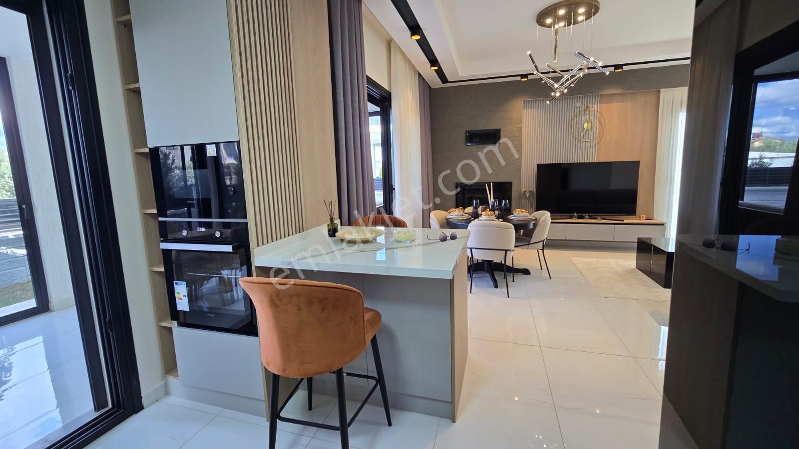 Kusadası'nda Tek Müstakil Özel Havuzlu Akıllı Ev Sistemli Yerden Isıtmal Lux Konforlu Fırsat Villa - Görsel 23