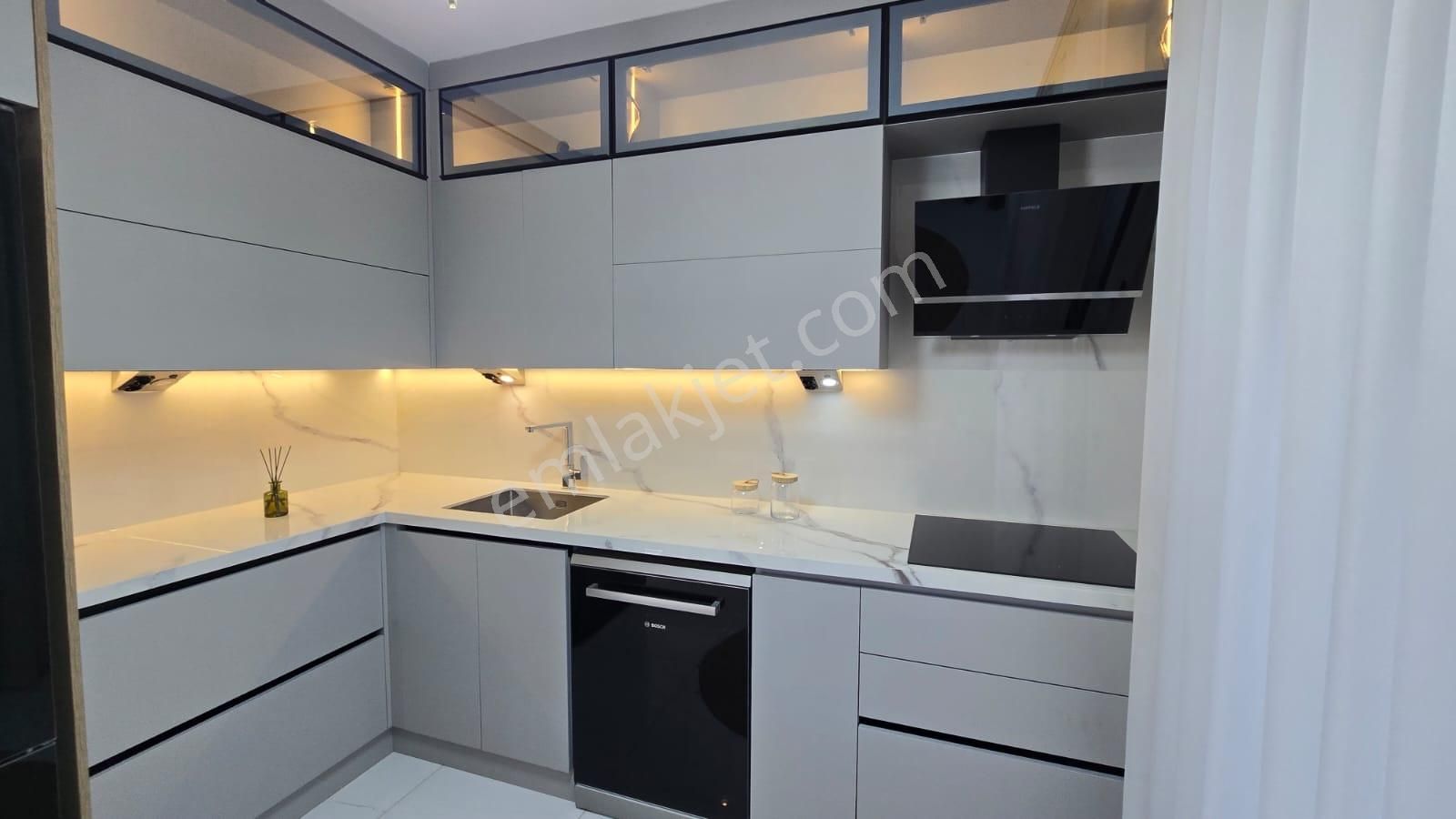 Kusadası'nda Tek Müstakil Özel Havuzlu Akıllı Ev Sistemli Yerden Isıtmal Lux Konforlu Fırsat Villa - Görsel 6