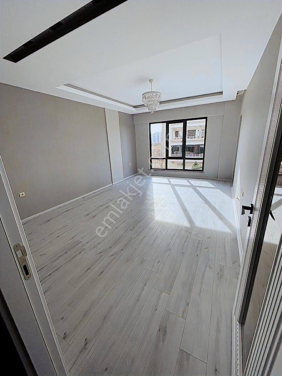 Fıstıklık'ta Satılık Lüx 2+1 Daire - Görsel 2