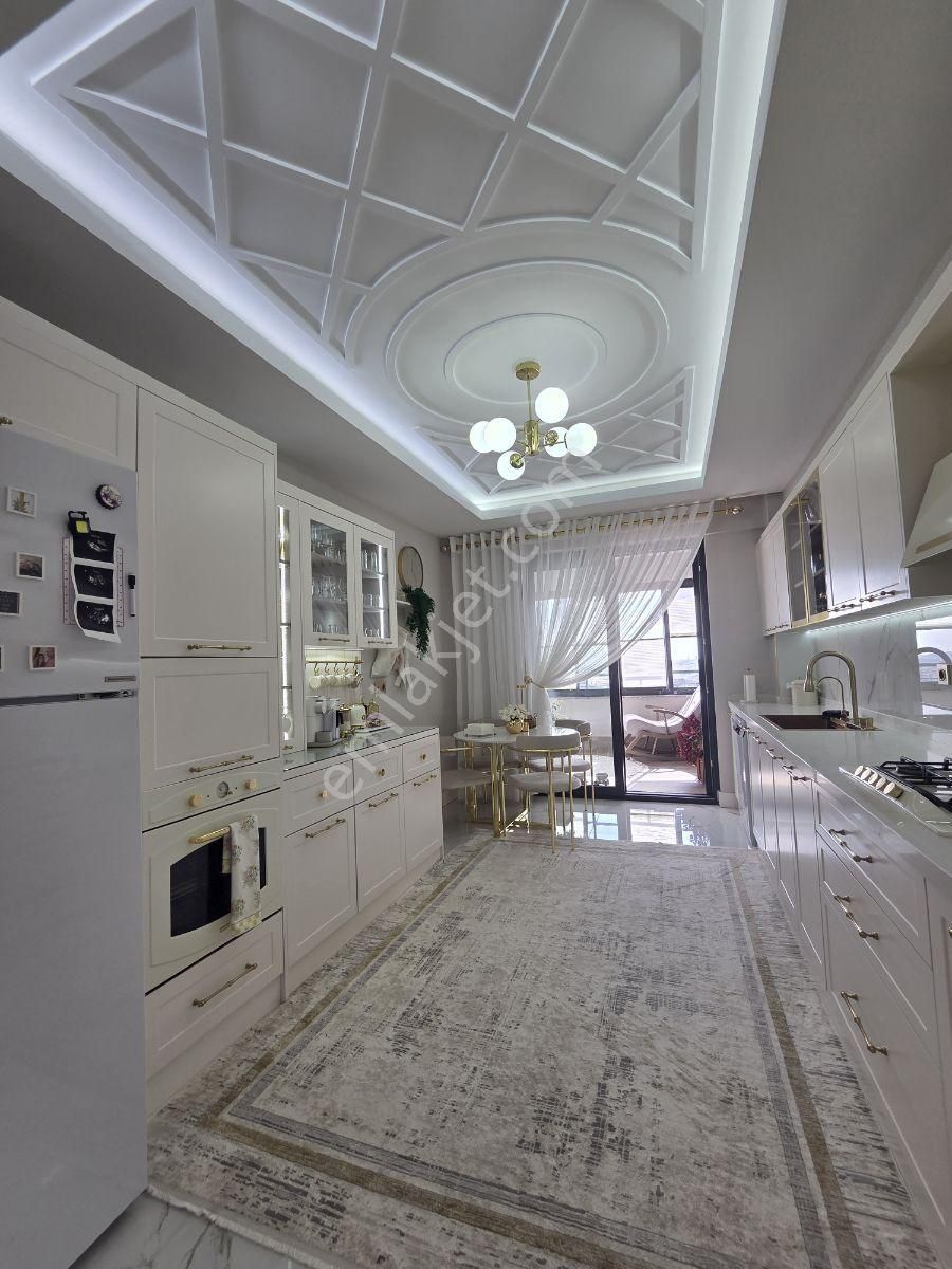 Fıstıklık'ta Antep Manzaralı Yeni Yapı Ultra Lüx 3+1 - Görsel 15