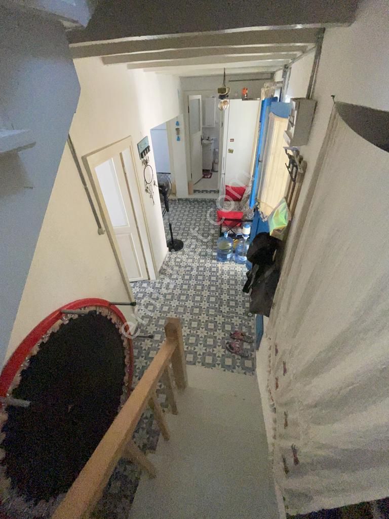 Ayvada'dan Ayvalık Merkez'de Köşe Konumlu 2 Katlı 3+1 Taş Rum Evi - Görsel 17