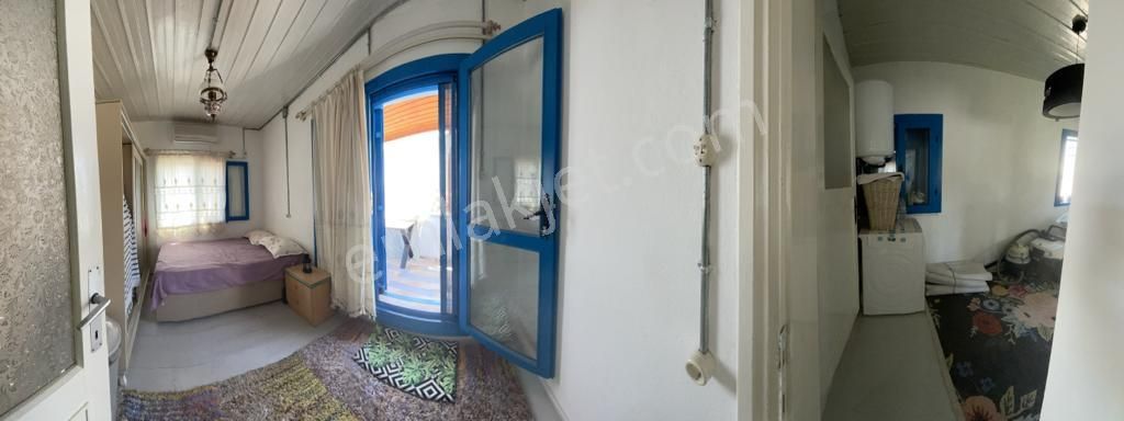 Ayvada'dan Ayvalık Merkez'de Köşe Konumlu 2 Katlı 3+1 Taş Rum Evi - Görsel 24