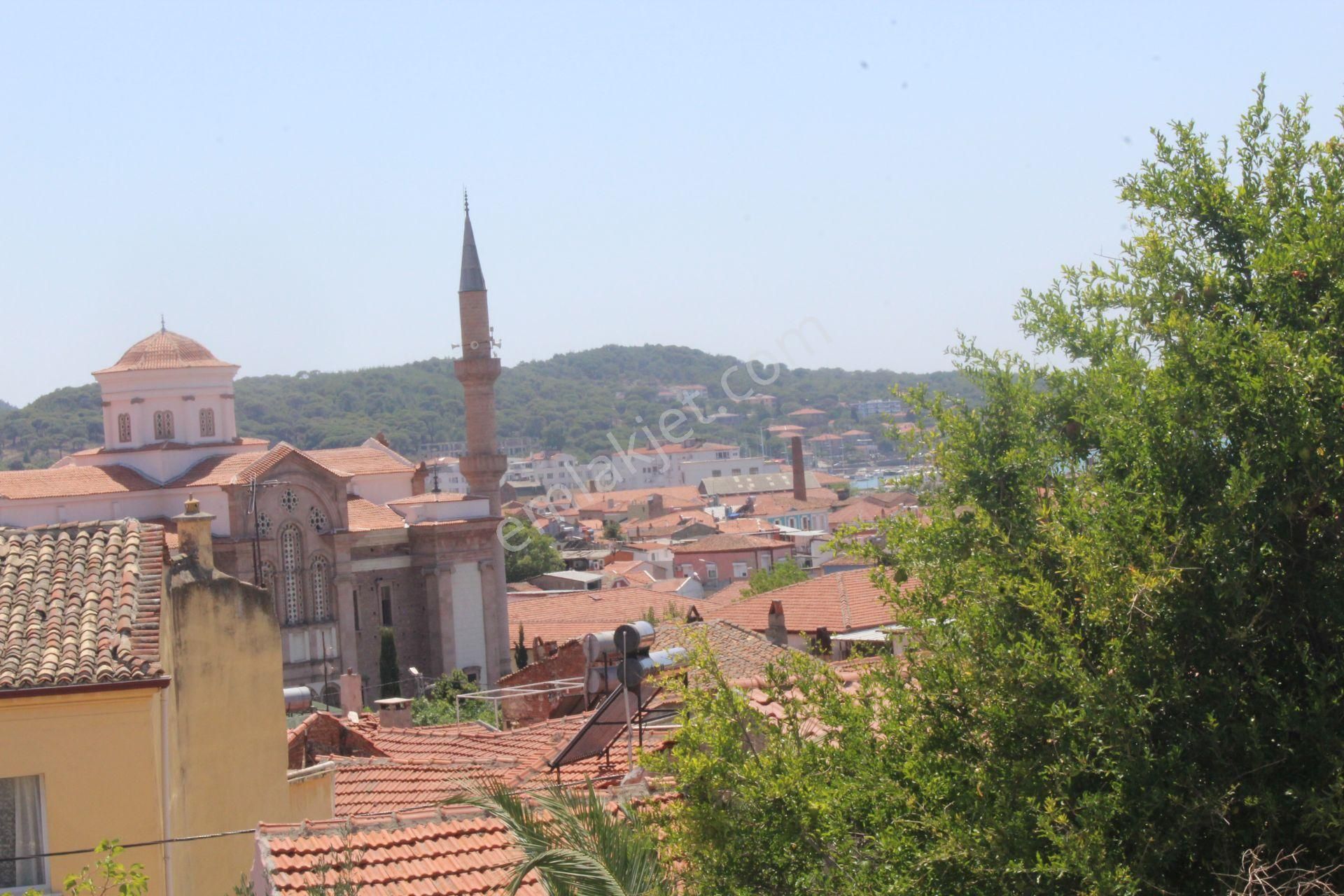 Ayvada'dan Ayvalık Merkez'de Köşe Konumlu 2 Katlı 3+1 Taş Rum Evi - Görsel 31