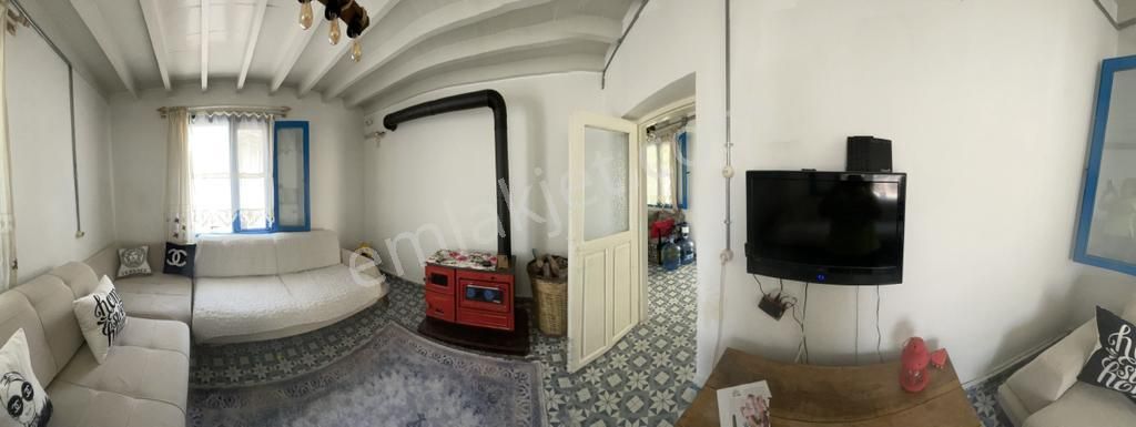 Ayvada'dan Ayvalık Merkez'de Köşe Konumlu 2 Katlı 3+1 Taş Rum Evi - Görsel 11