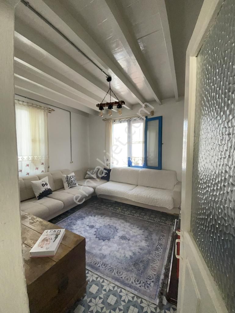 Ayvada'dan Ayvalık Merkez'de Köşe Konumlu 2 Katlı 3+1 Taş Rum Evi - Görsel 10