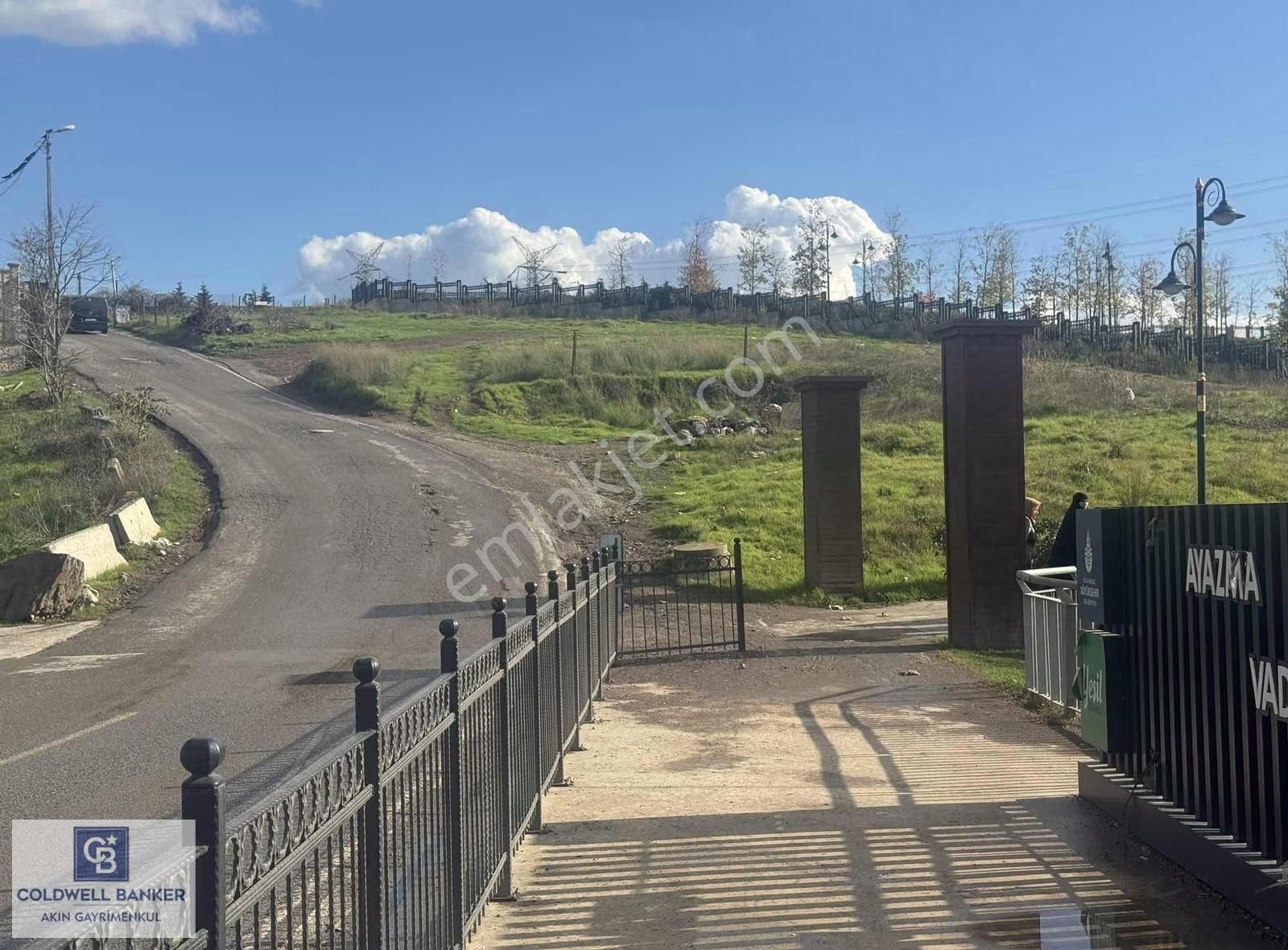 Sancaktepede Satılık Ticari +konuat İmarlı Hisseli Arsa