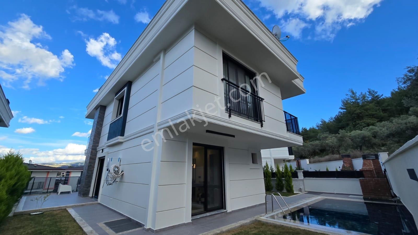 Modern 5+2 Özel Havuzlu Villa – Akıllı Ev, 330 M² Arsa, 5 Banyo, Üst Düzey Donanım - Görsel 3