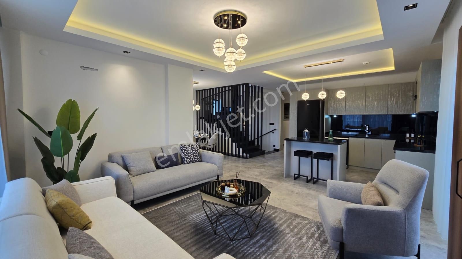 Modern 5+2 Özel Havuzlu Villa – Akıllı Ev, 330 M² Arsa, 5 Banyo, Üst Düzey Donanım - Görsel 14