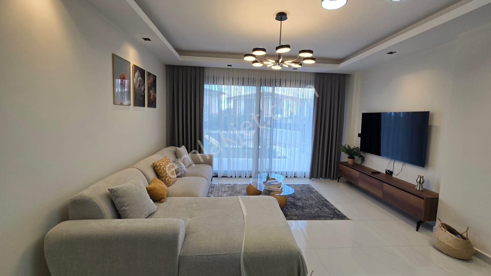 Modern 5+2 Özel Havuzlu Villa – Akıllı Ev, 330 M² Arsa, 5 Banyo, Üst Düzey Donanım - Görsel 11