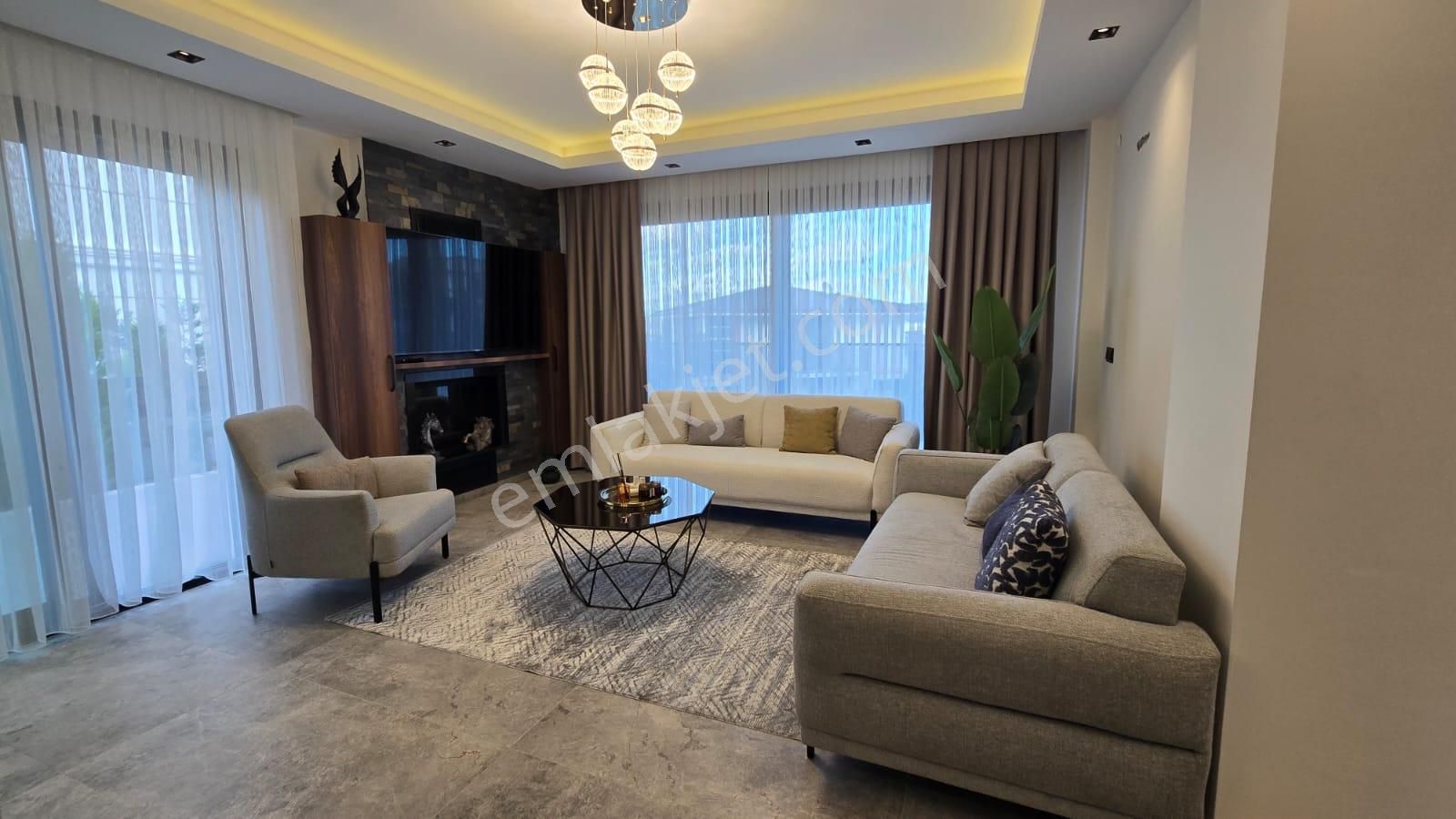 Modern 5+2 Özel Havuzlu Villa – Akıllı Ev, 330 M² Arsa, 5 Banyo, Üst Düzey Donanım - Görsel 13