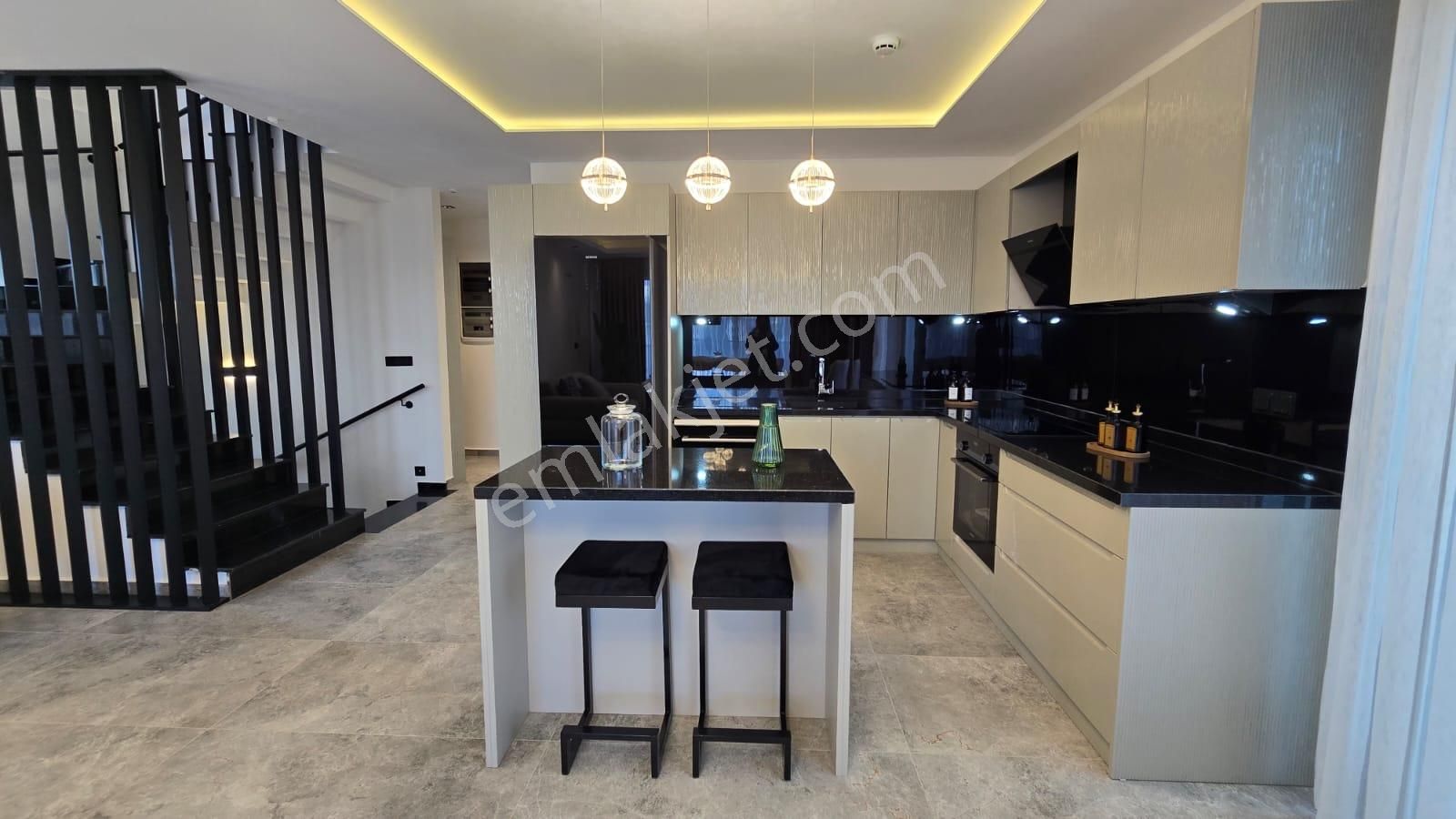 Modern 5+2 Özel Havuzlu Villa – Akıllı Ev, 330 M² Arsa, 5 Banyo, Üst Düzey Donanım - Görsel 6