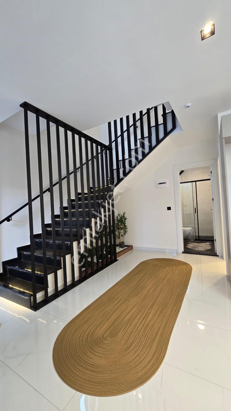 Modern 5+2 Özel Havuzlu Villa – Akıllı Ev, 330 M² Arsa, 5 Banyo, Üst Düzey Donanım - Görsel 18