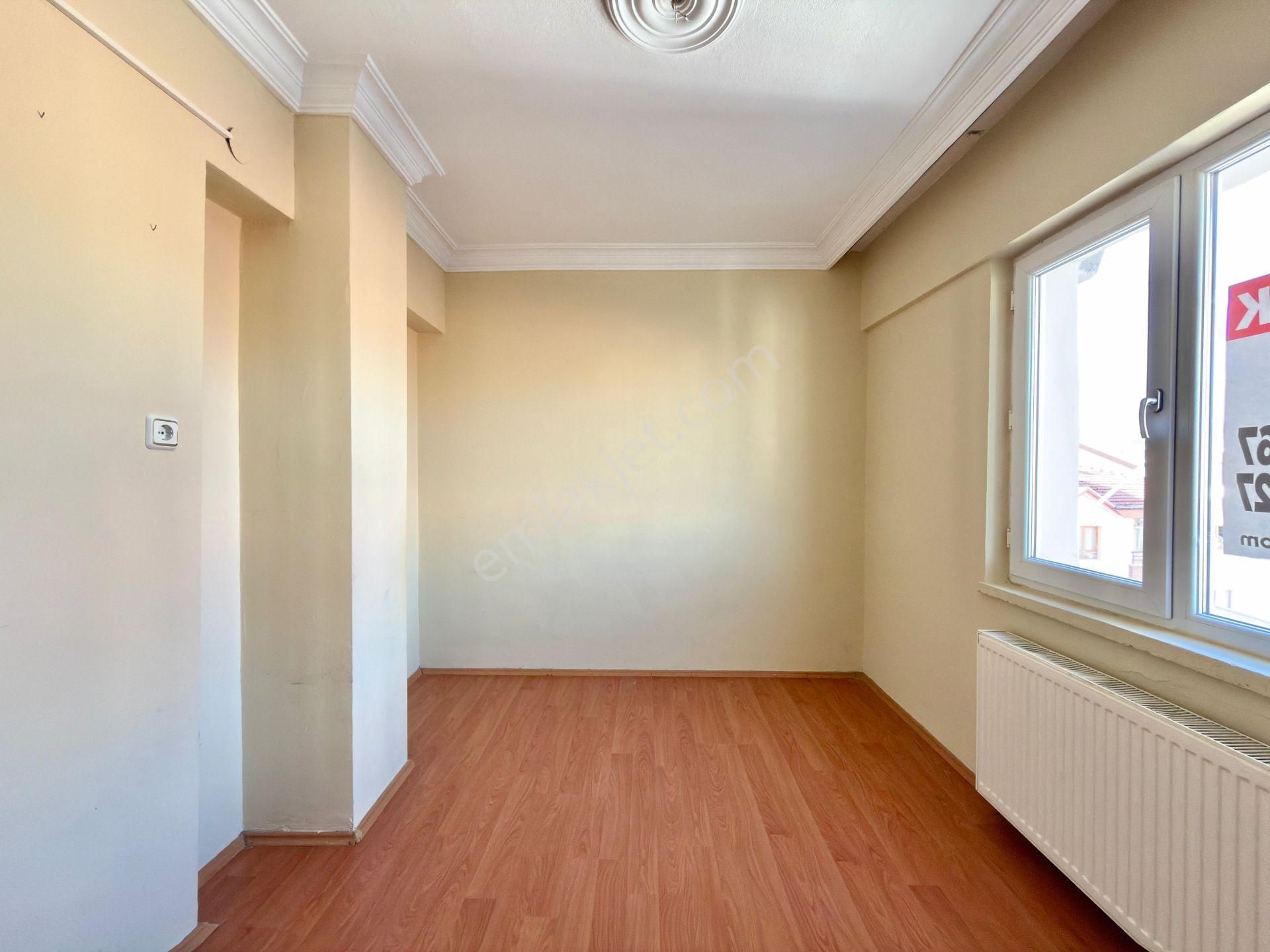 Kalecik Emlaktan Köşebaşı Güney Batı Cepheli 3+1 2. Katta - Görsel 14