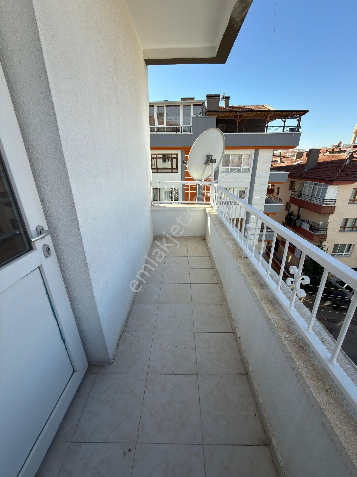 Kalecik Emlaktan Köşebaşı Güney Batı Cepheli 3+1 2. Katta - Görsel 25