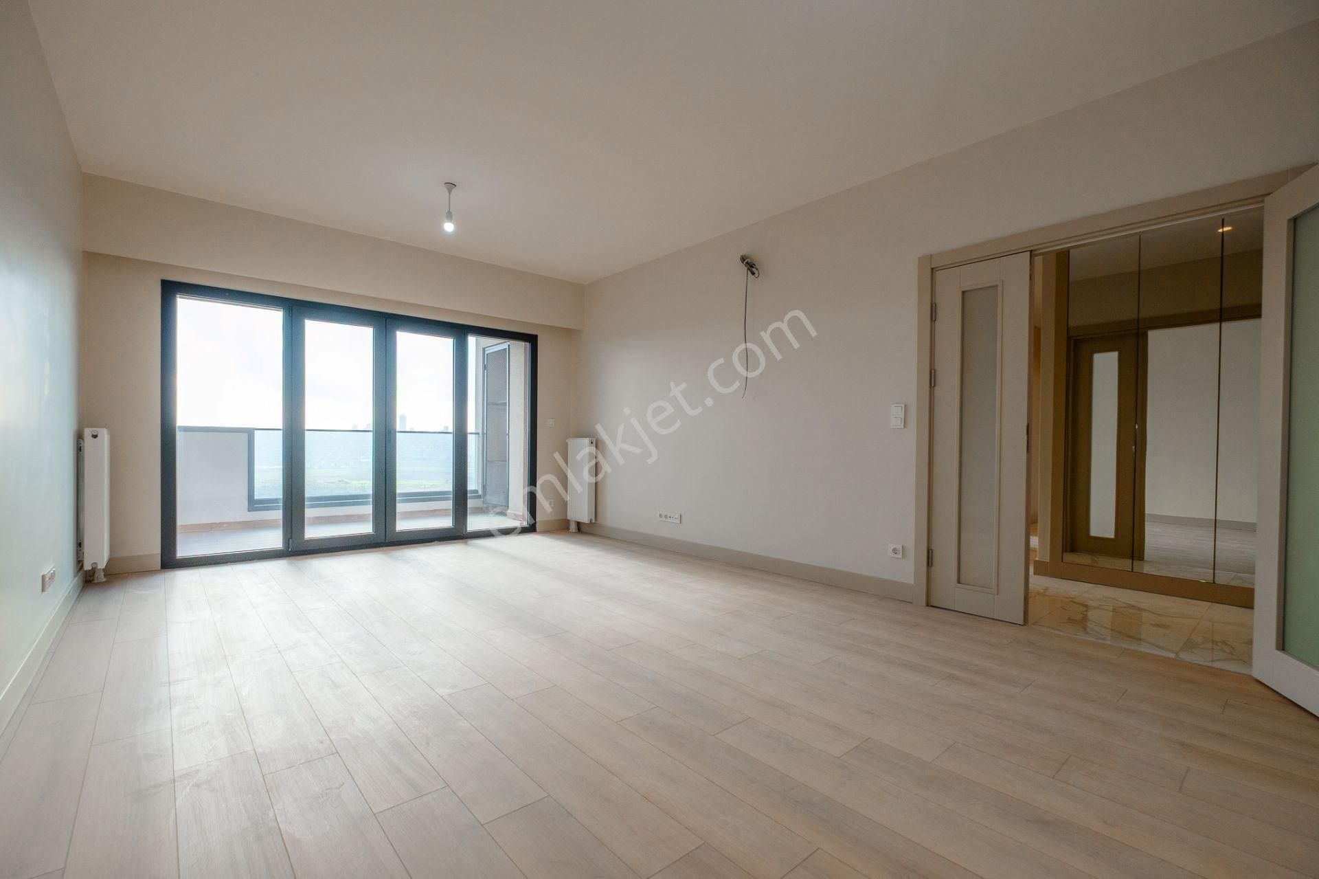 Ispartakule'de Site İçerisinde Lüks 2+1 Satılık Daire - Görsel 3