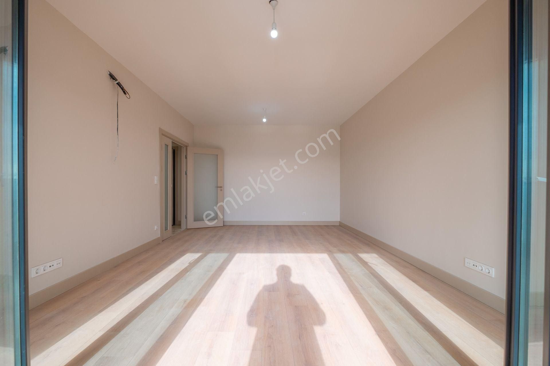 Ispartakule'de Site İçerisinde Lüks 2+1 Satılık Daire - Görsel 5