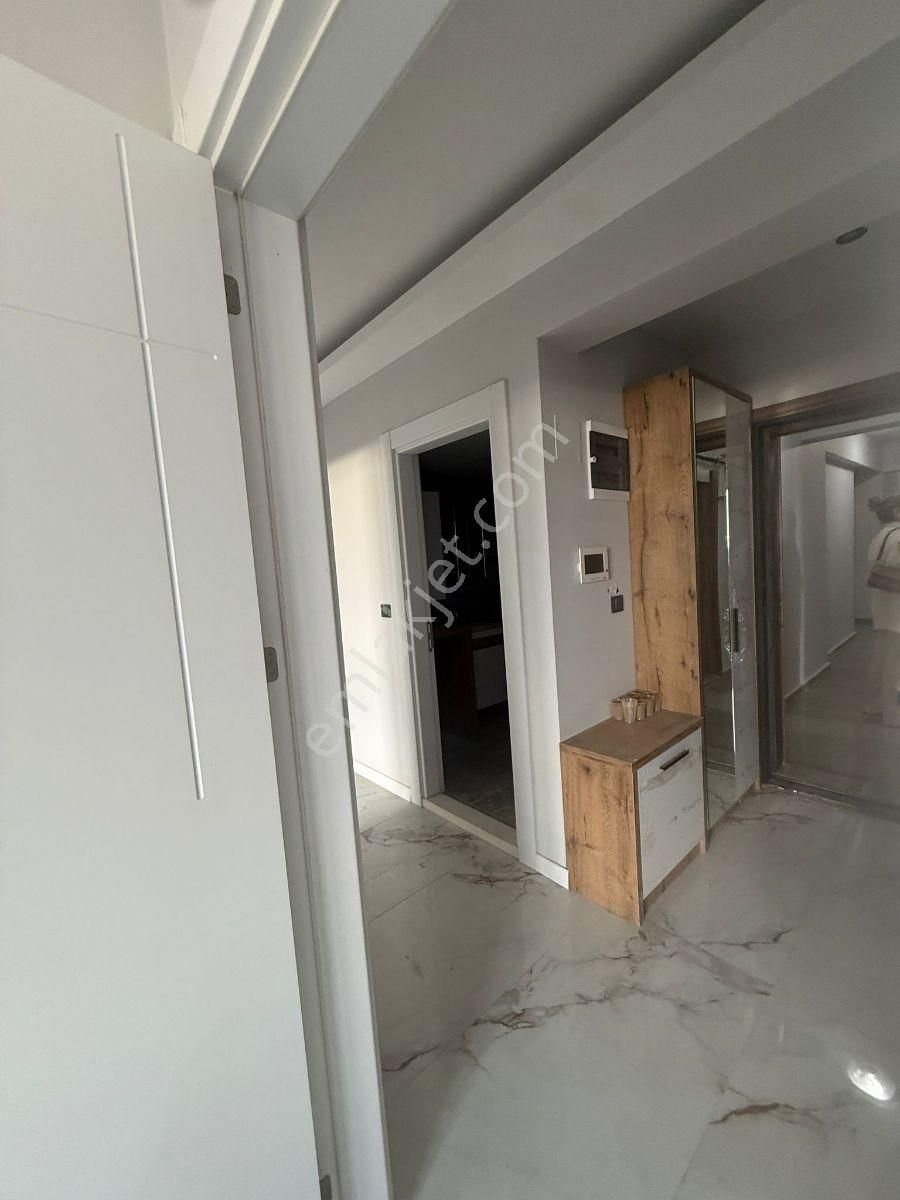 Menemende Satılık Daire 2+1 Devlet Hastanesi Yakını - Görsel 8