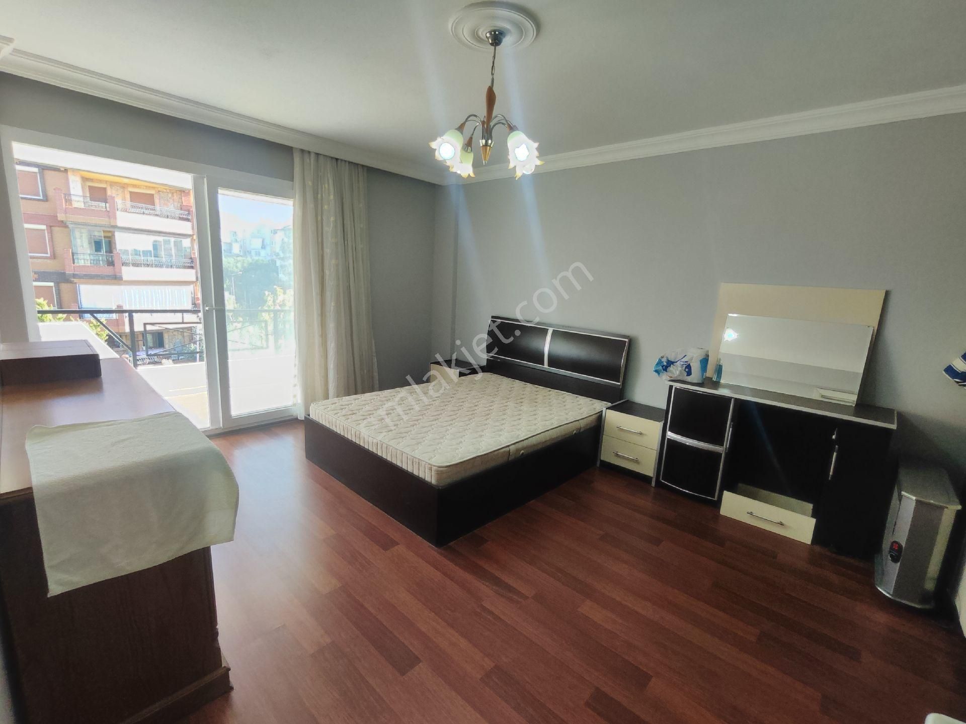 Elit Mahallesinde Deniz Manzaralı 3+1 Geniş Daire - Görsel 14