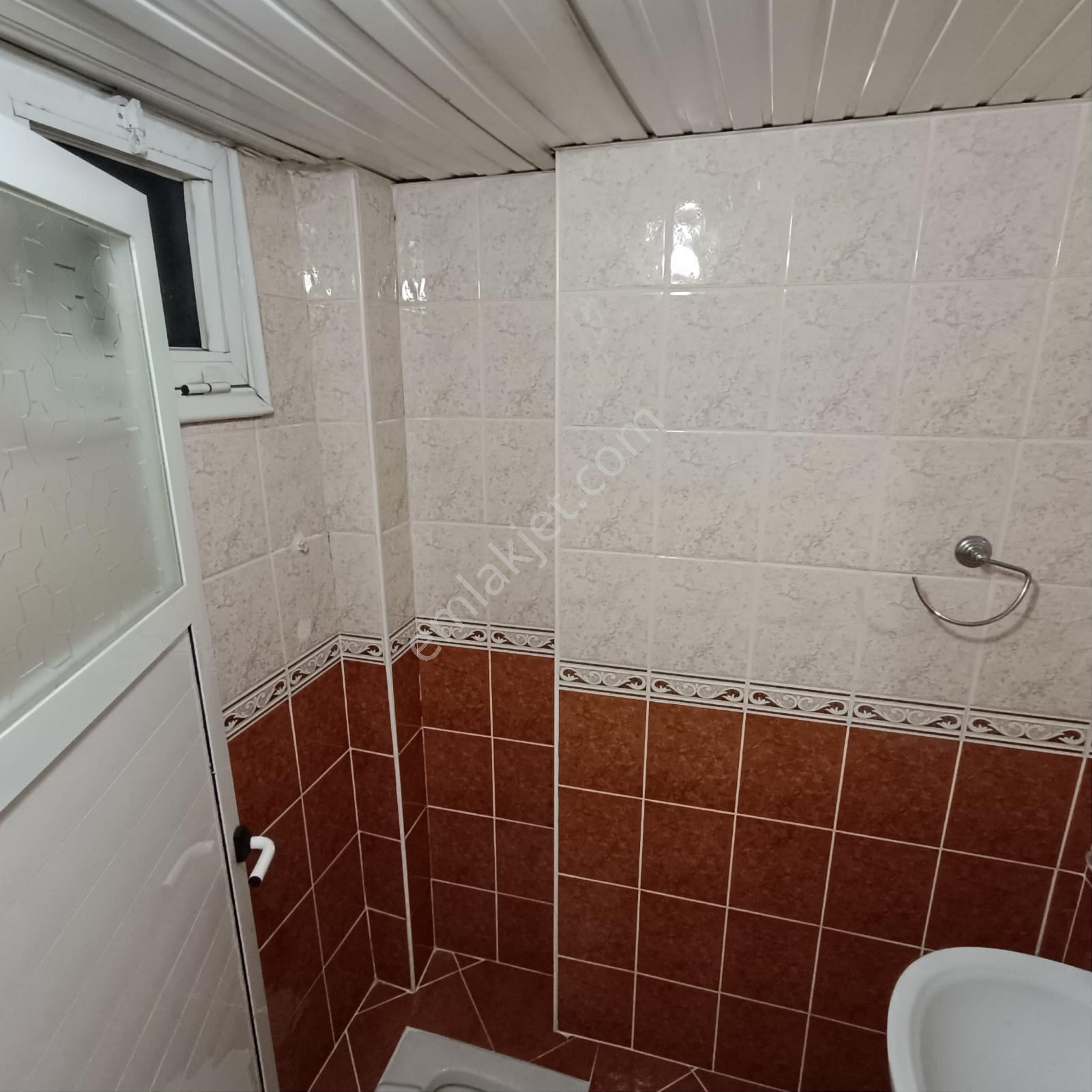 Pirireis Mahallesi 3+1 Geniş Oturumlu 190m2 Eşyalı Daire - Görsel 4