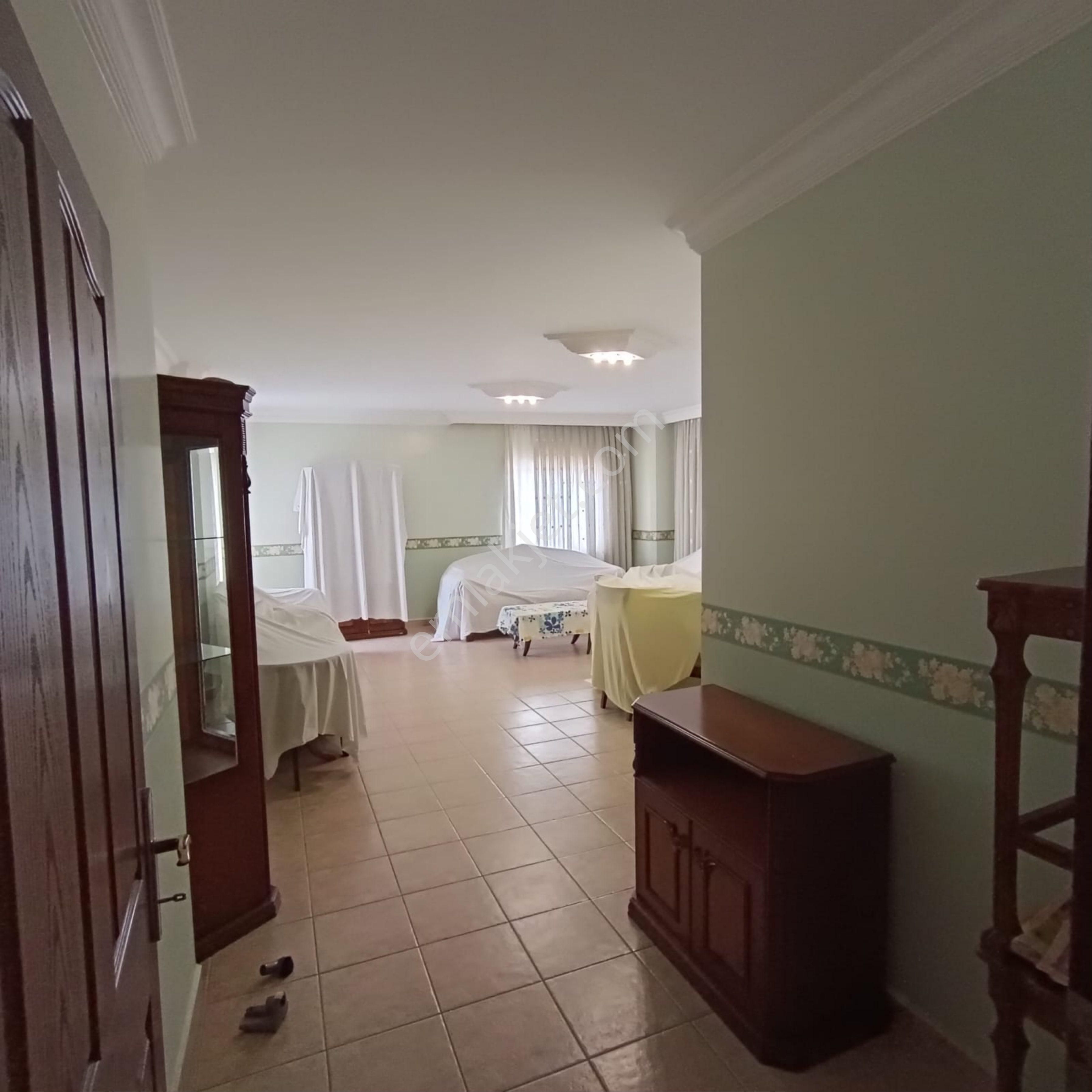 Pirireis Mahallesi 3+1 Geniş Oturumlu 190m2 Eşyalı Daire - Görsel 2
