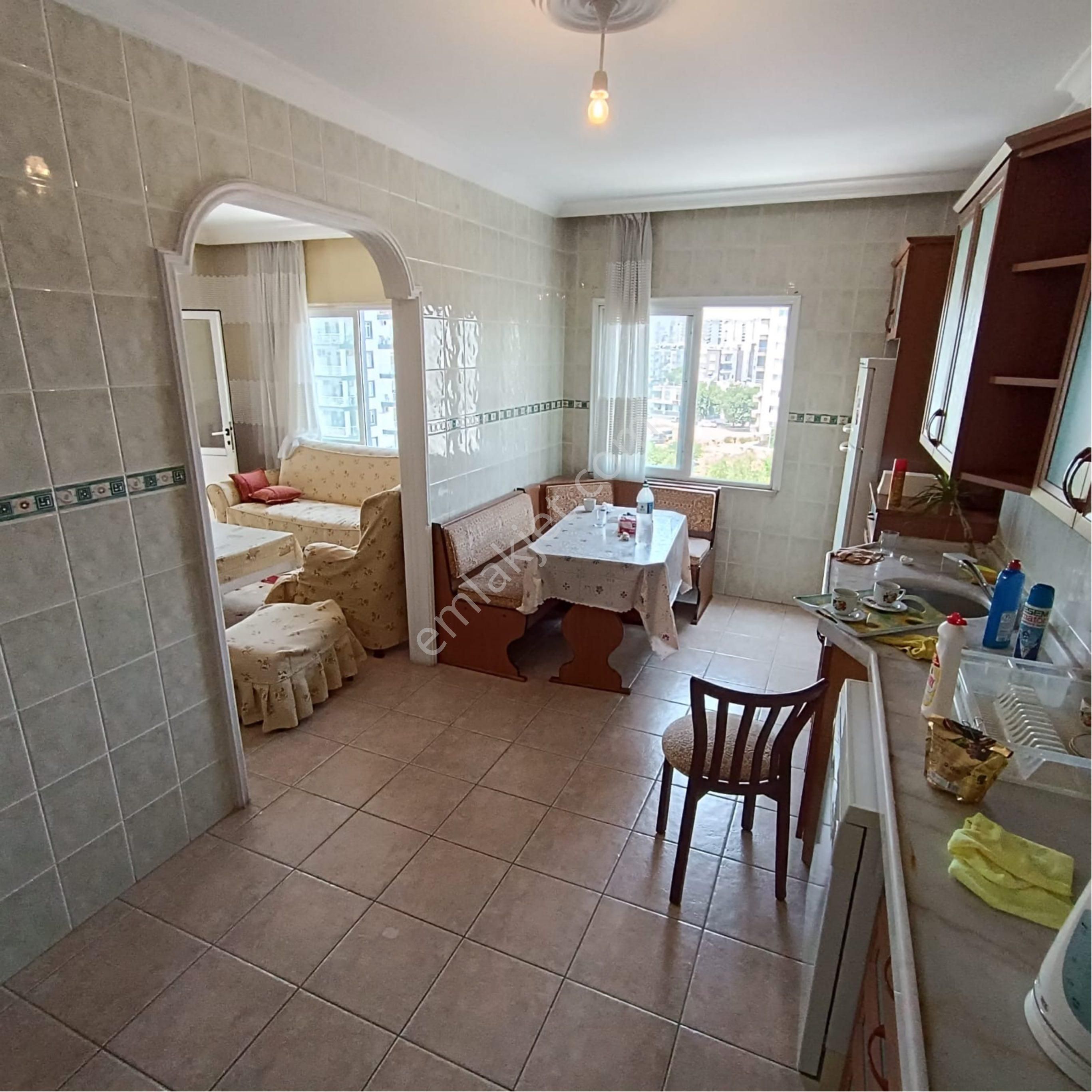Pirireis Mahallesi 3+1 Geniş Oturumlu 190m2 Eşyalı Daire - Görsel 12