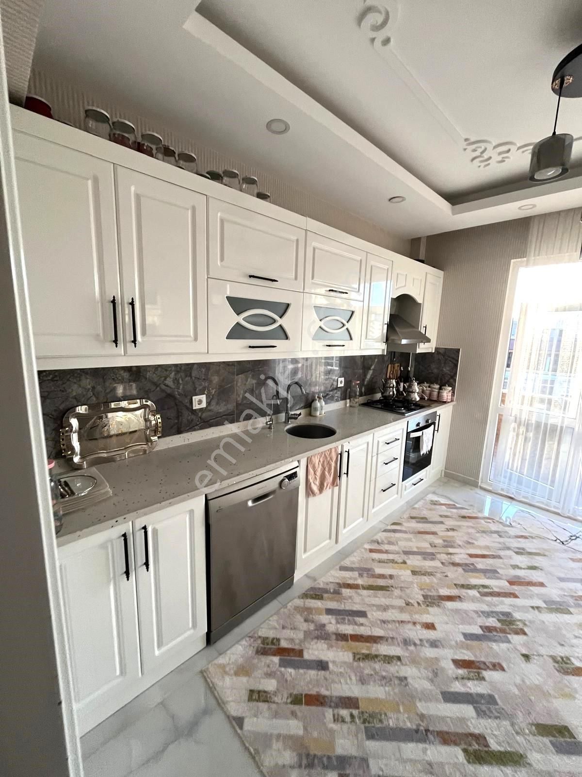 Ayalp'ten Kanal Yolu Üzerinde Yerden Isıtma Satılık 2+1 Daire