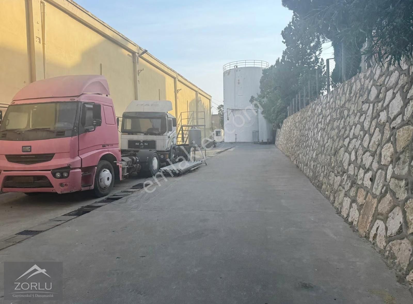 Zorlu Gayrimenkul'den Organize Sanayi'de 1400m2 Kiralık Fabrika - Görsel 15