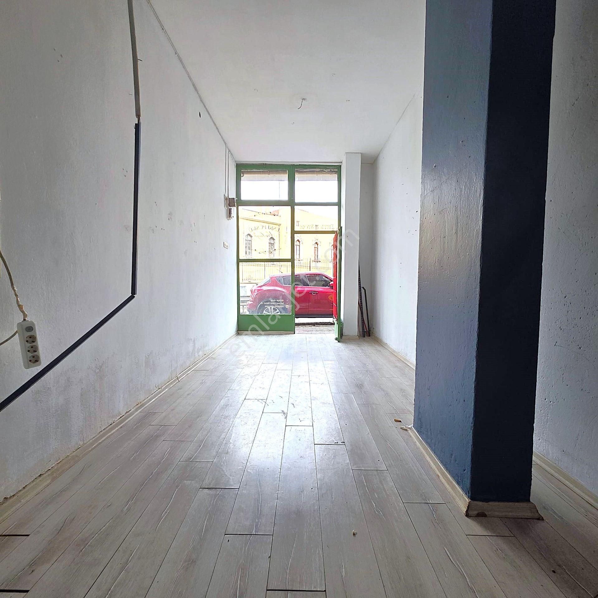 Simge'den Mithatpaşa Caddesi Yanı Hamam Sokağında Kiralık İşyeri - Görsel 9