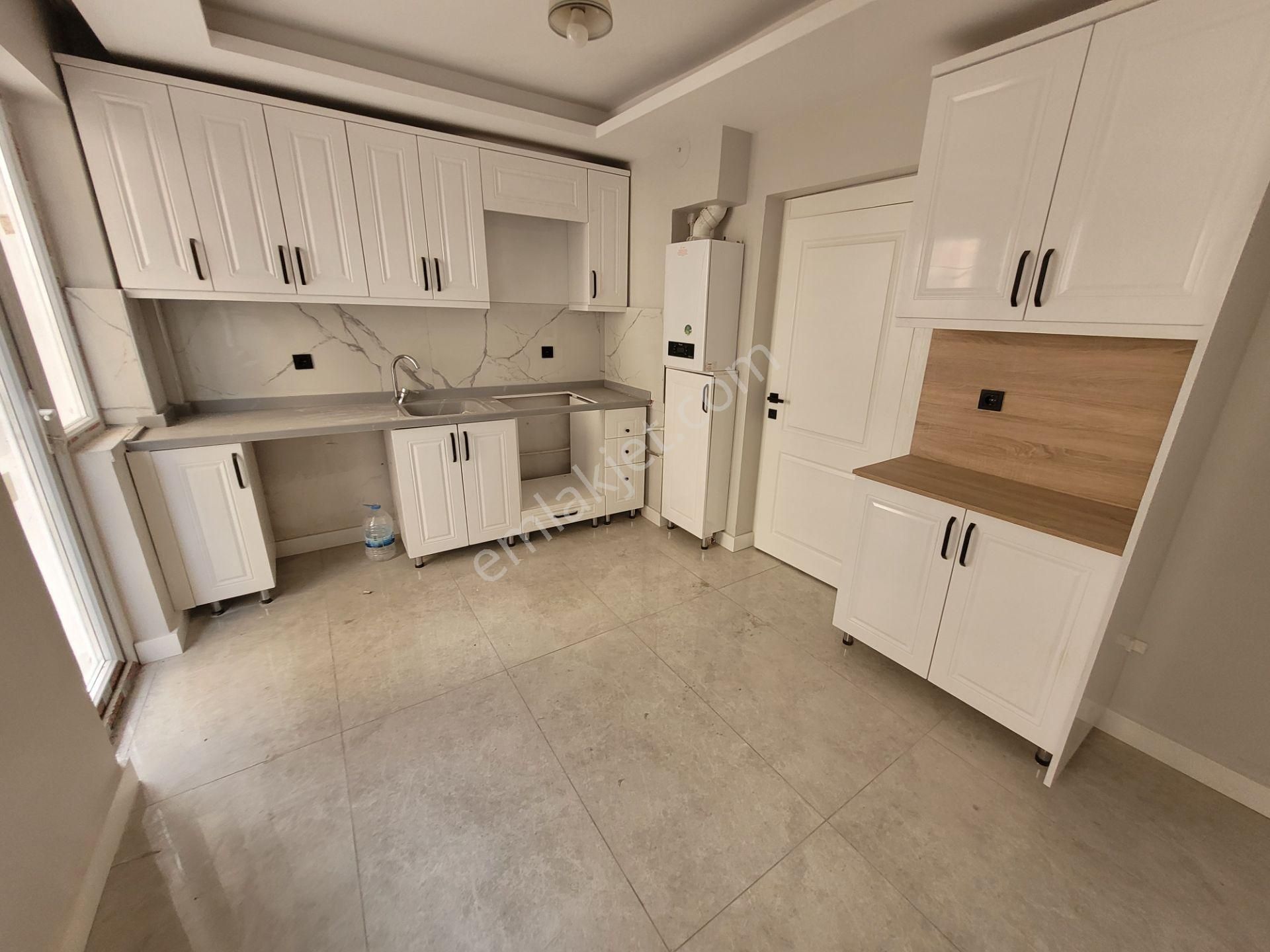 Ahiler'den Merkezi Konumda 4 Oda 1 Salon Dubleks Daire - Görsel 3