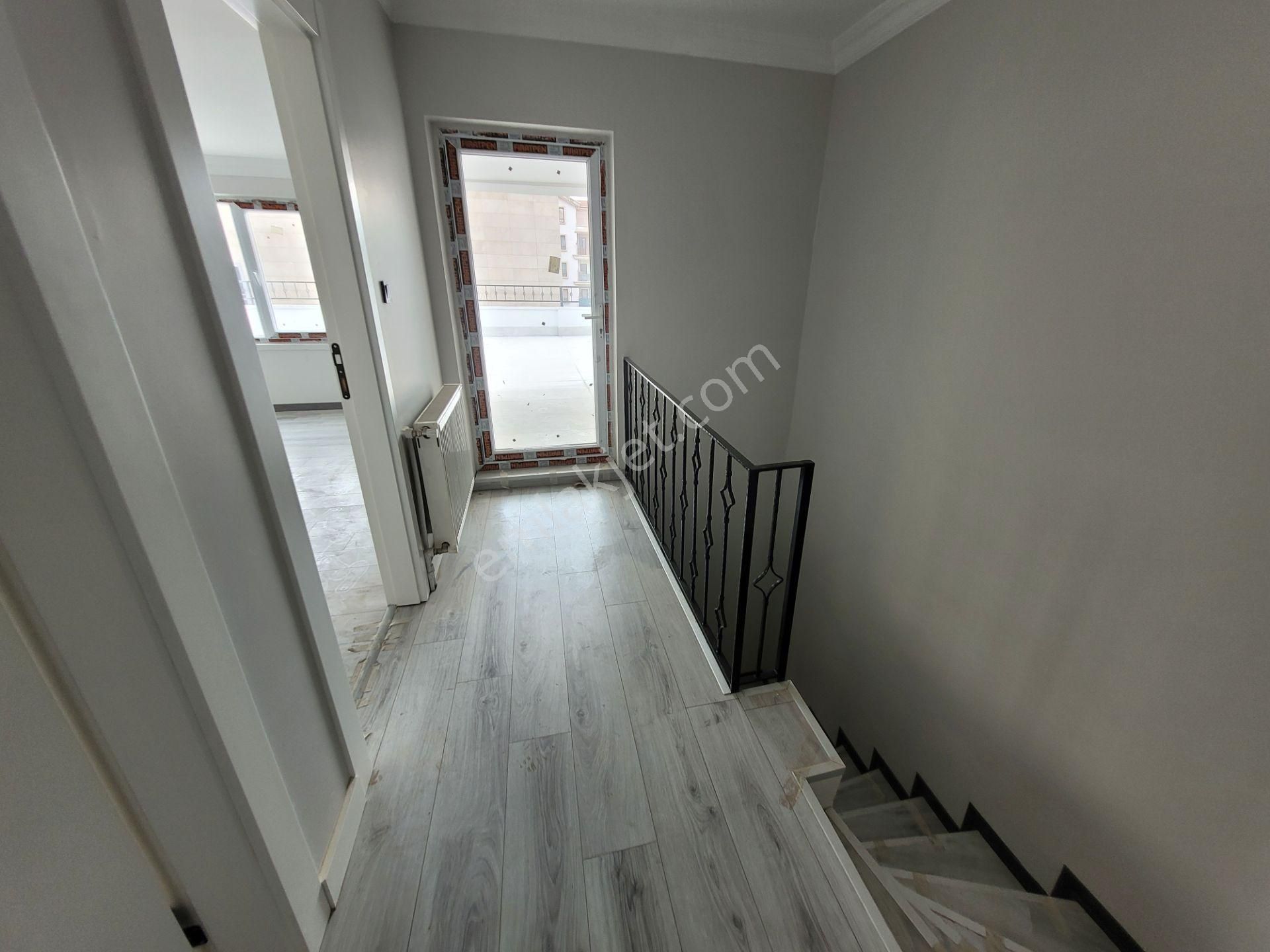 Ahiler'den Merkezi Konumda 4 Oda 1 Salon Dubleks Daire - Görsel 17