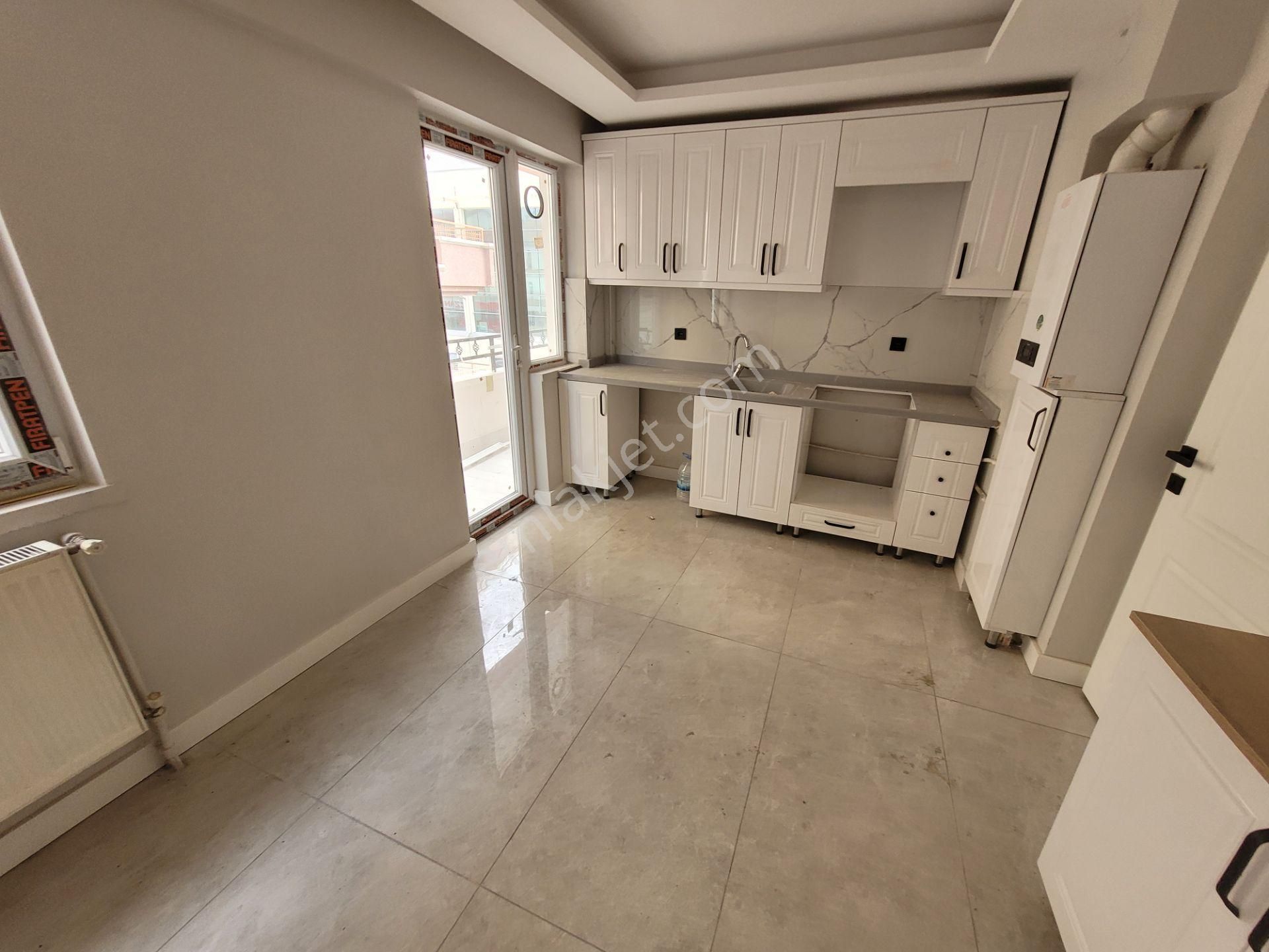 Ahiler'den Merkezi Konumda 4 Oda 1 Salon Dubleks Daire - Görsel 4