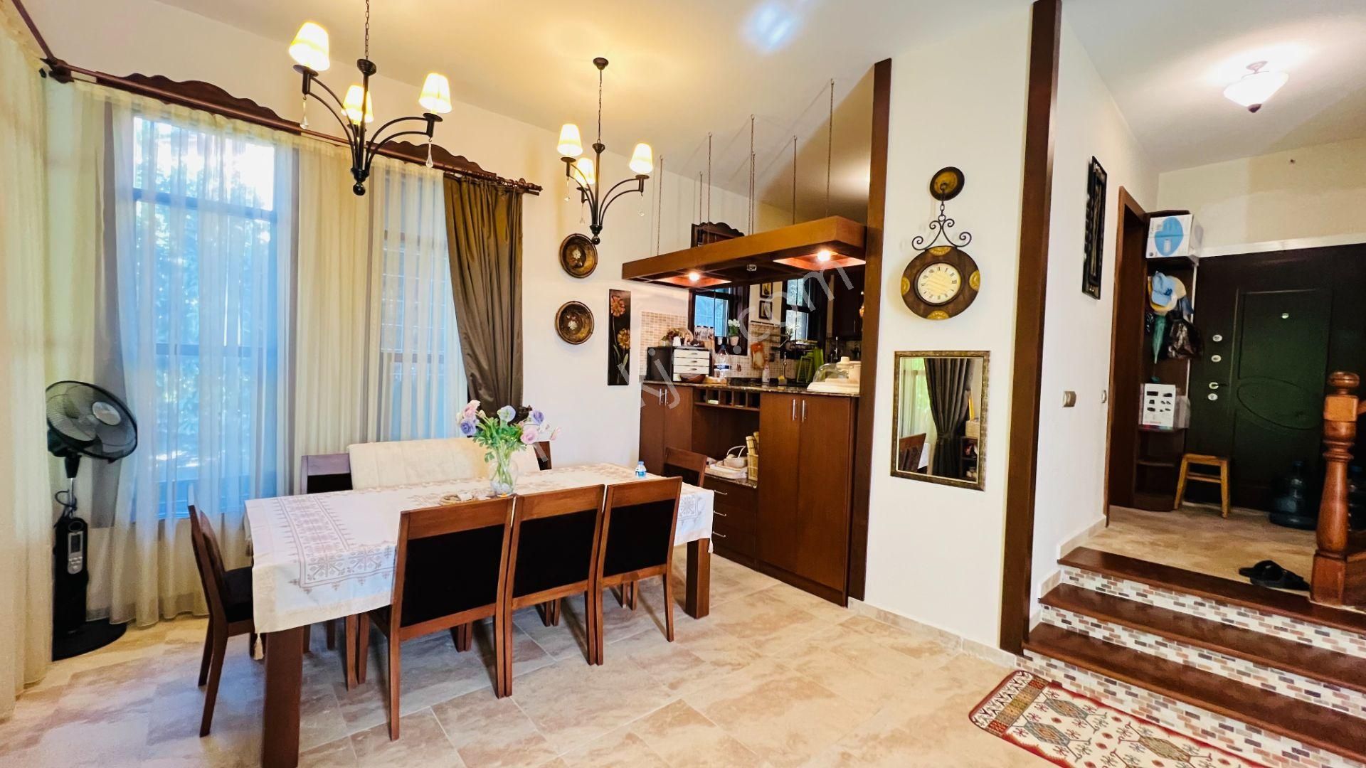 Kemer Kiriş'te Dağ Manzaralı Site İçinde Satılık Müstakil Villa - Görsel 13