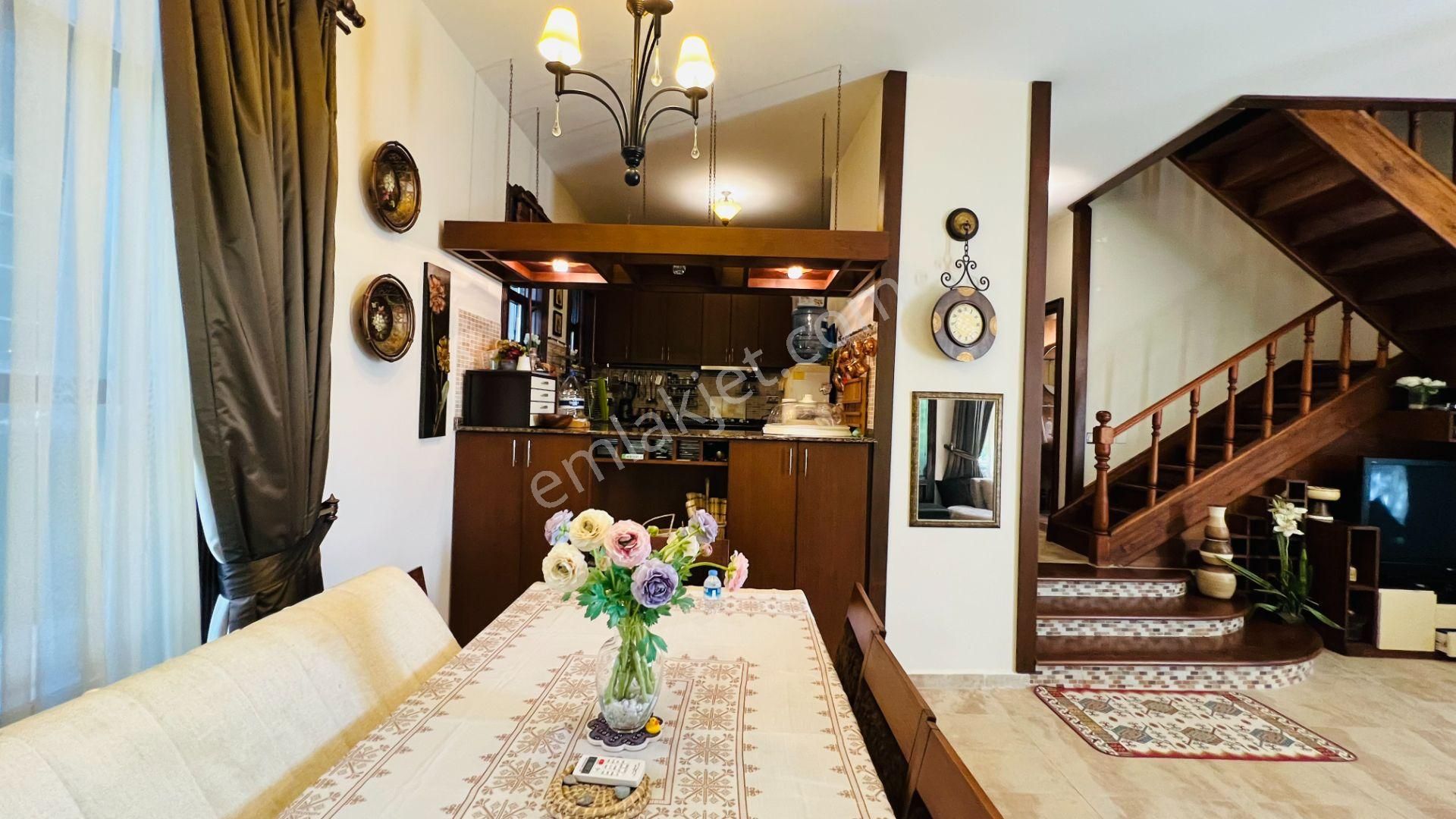Kemer Kiriş'te Dağ Manzaralı Site İçinde Satılık Müstakil Villa - Görsel 12